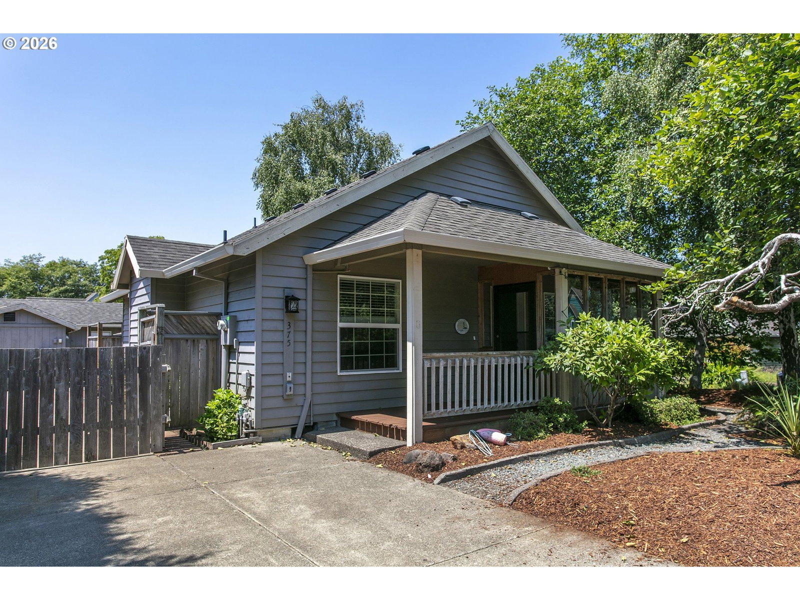 Listing photo 1 of 6