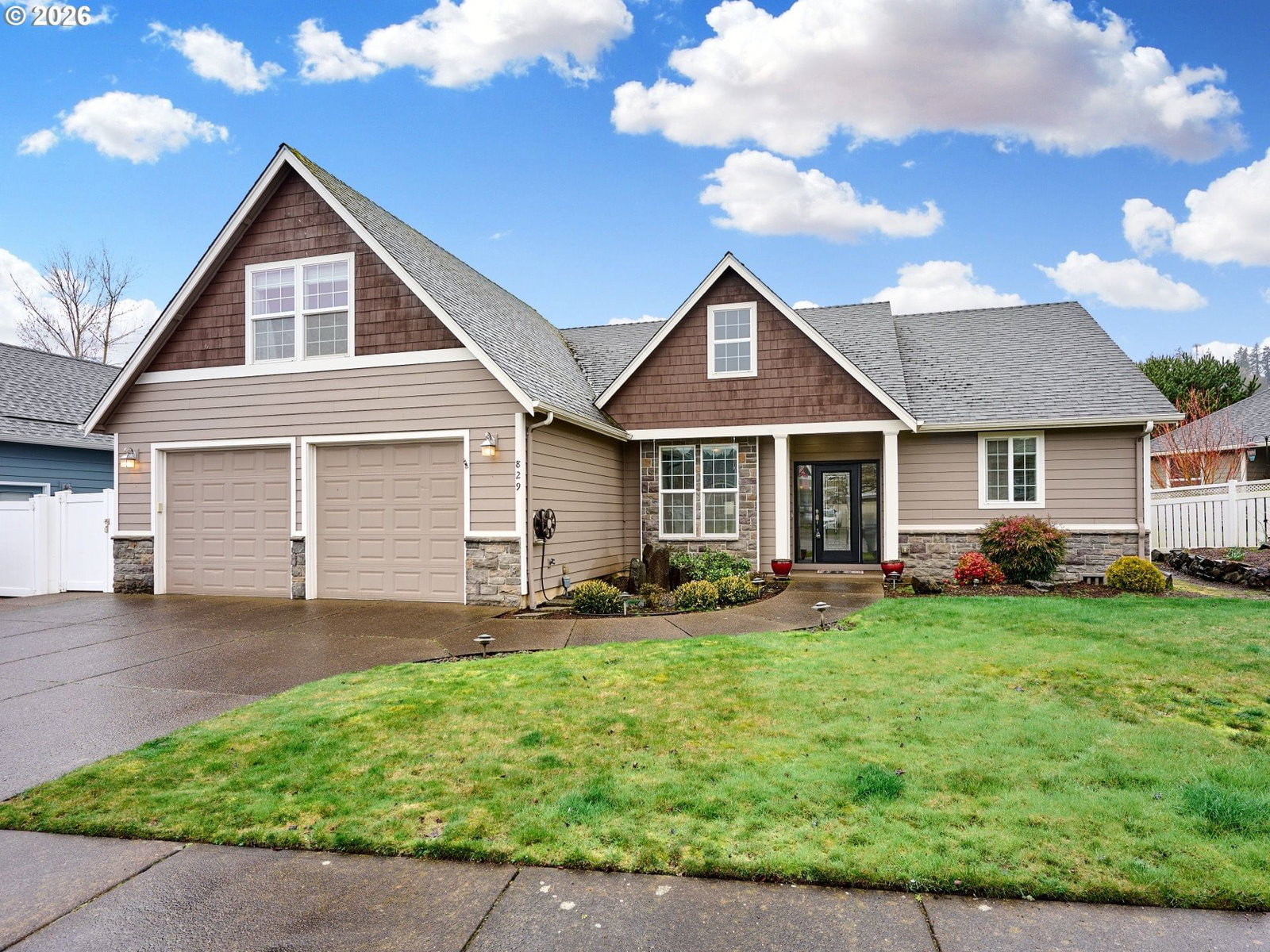 Primary listing photo, 829 PIONEER DR, Silverton, OR, 97381