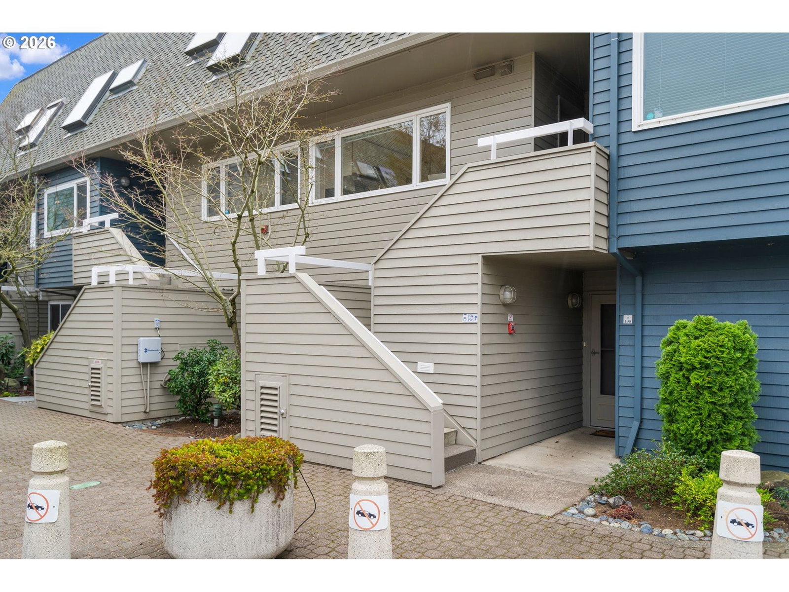 194 N HAYDEN BAY DR