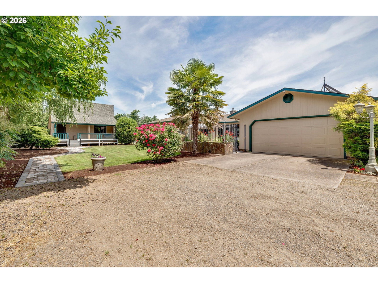 Listing photo 1 of 6