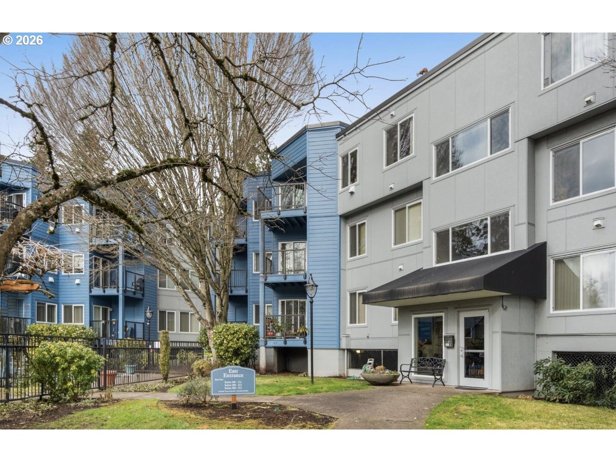 8720 SW TUALATIN RD #205
