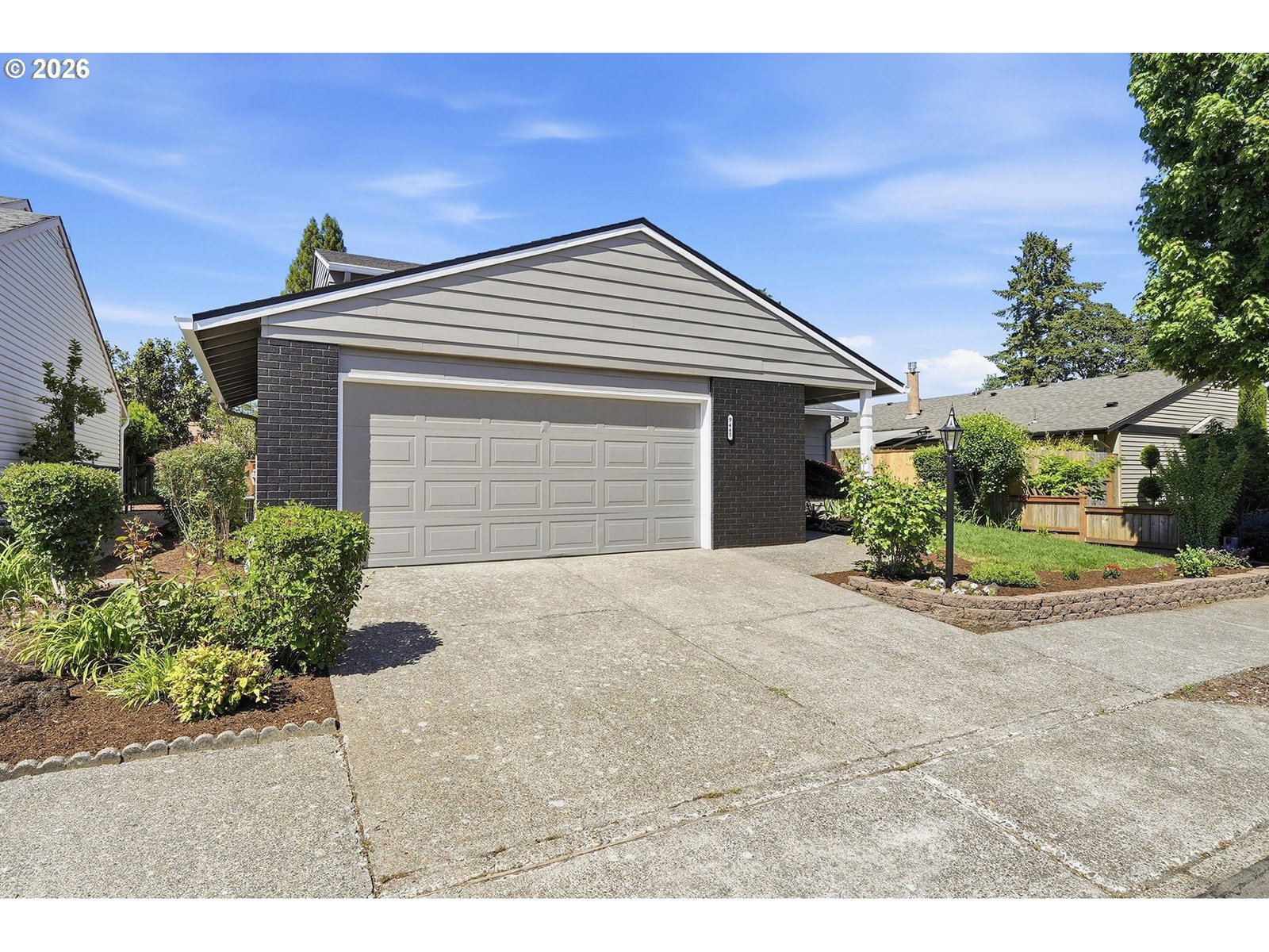 Listing photo 1 of 6
