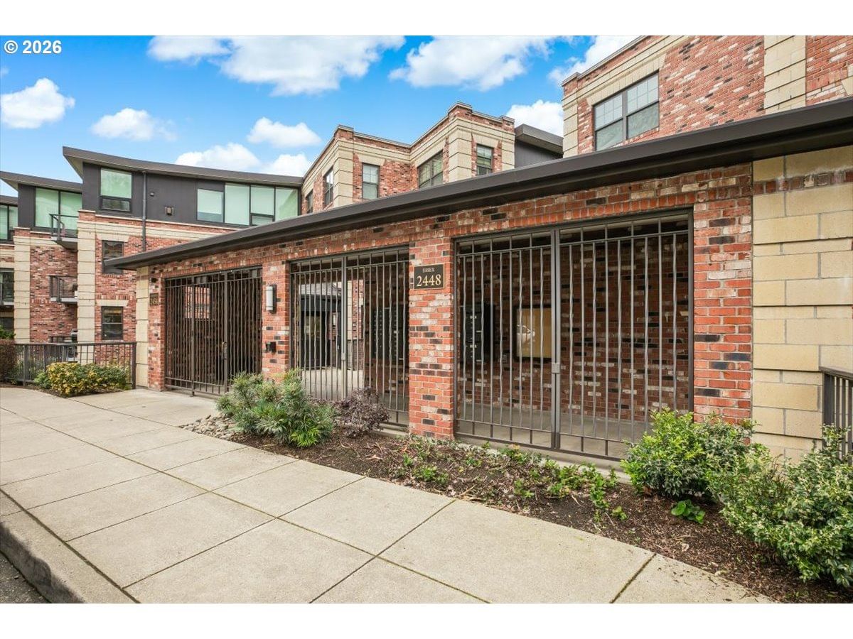 2454 NW WESTOVER RD #102