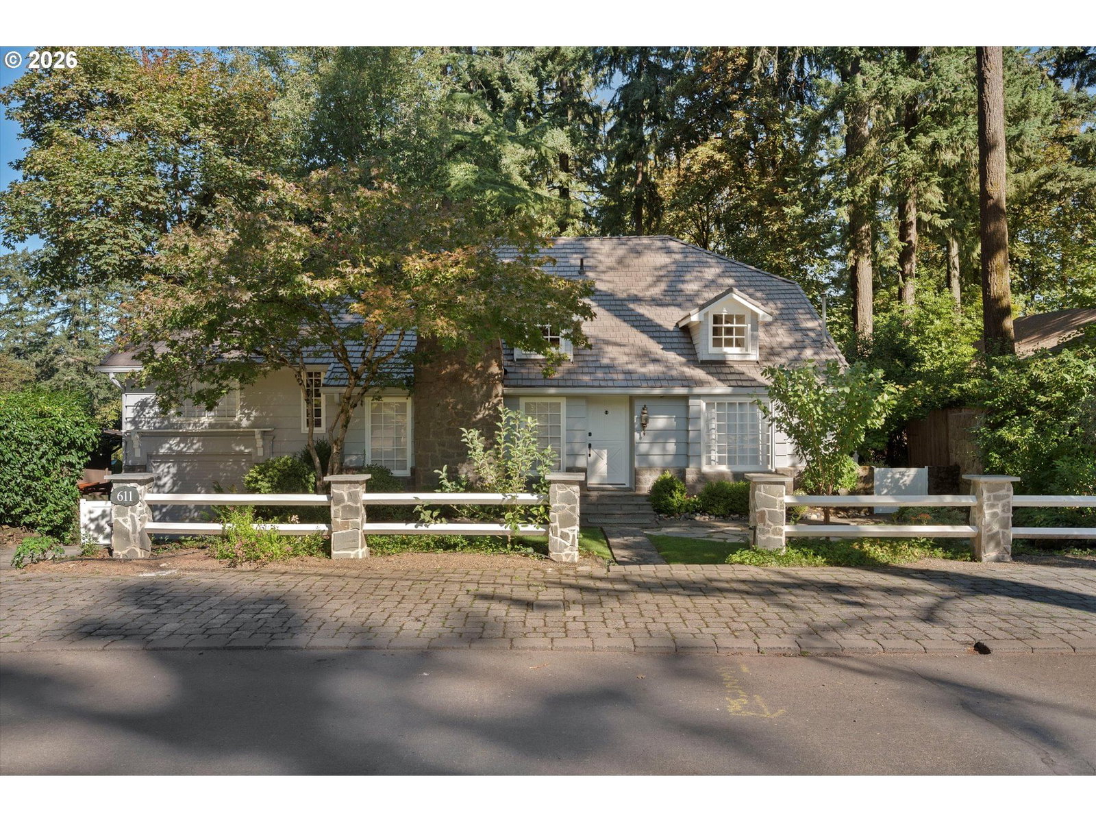 611 RIDGEWAY RD