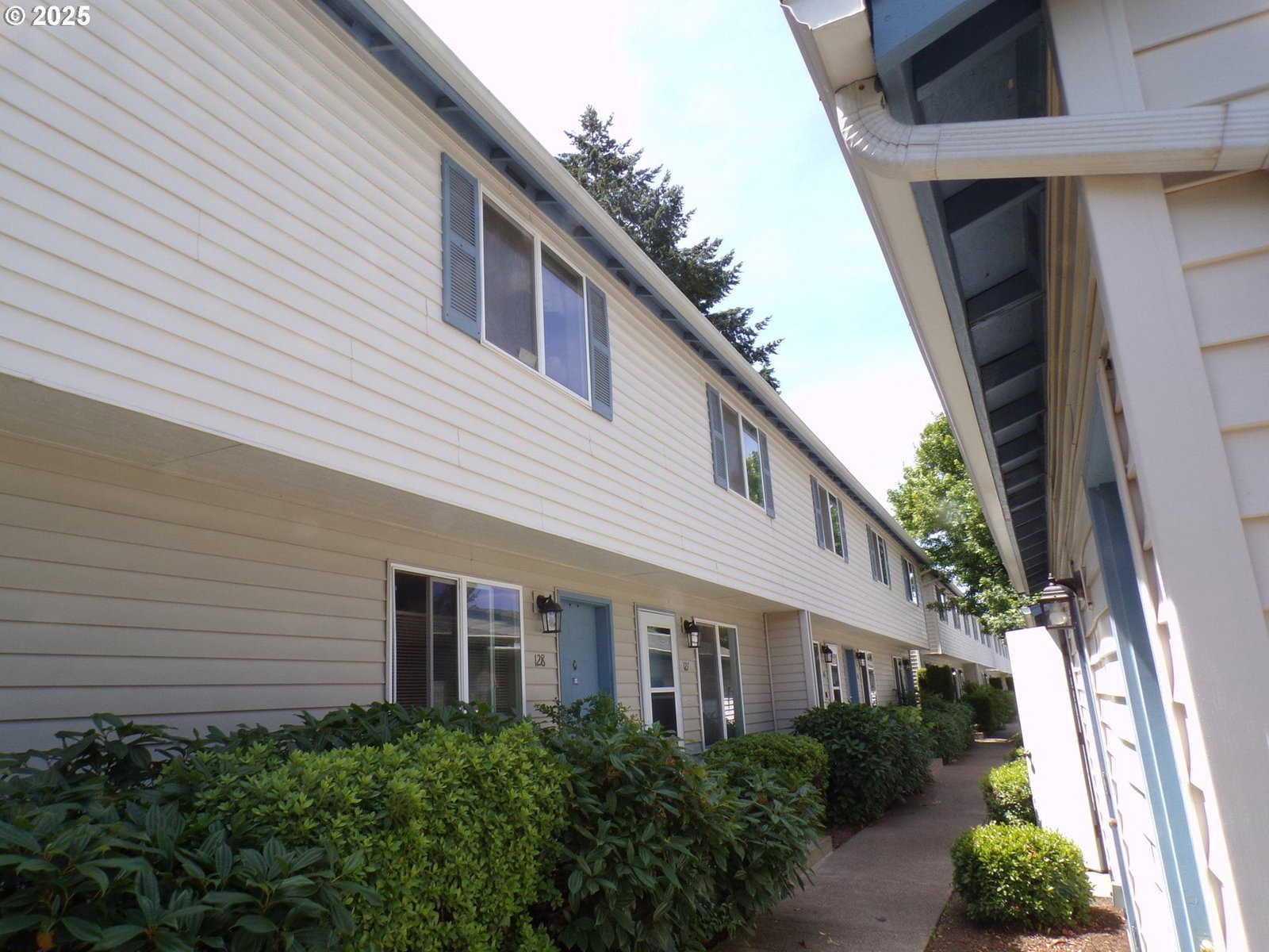 Primary listing photo, 4792 LANCASTER DR NE #127, Salem, OR, 97305