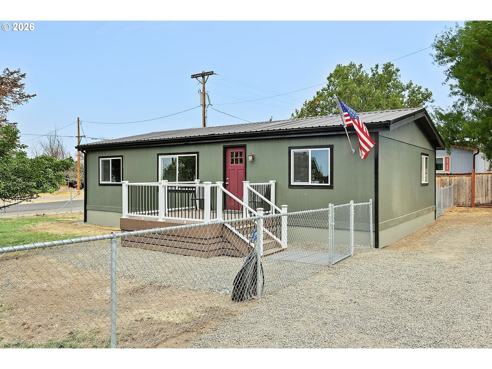 Listing photo 1 of 6