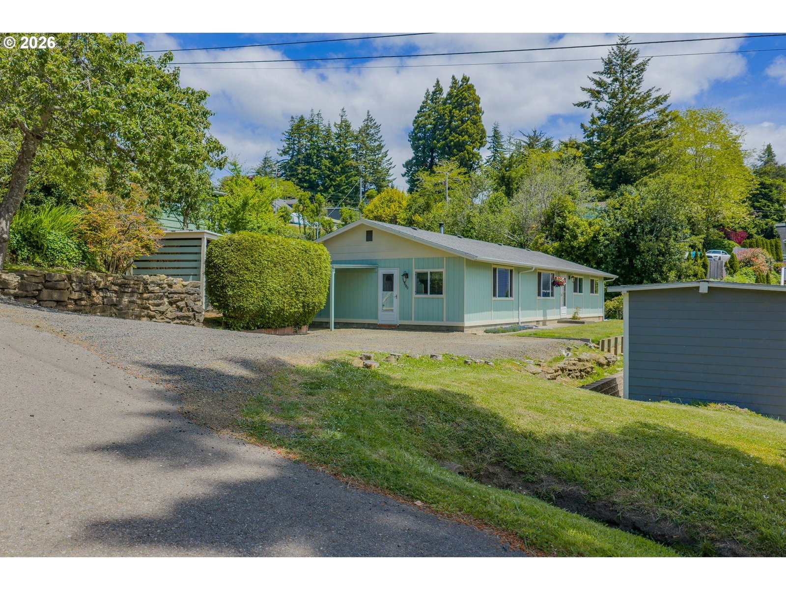 Listing photo 1 of 6