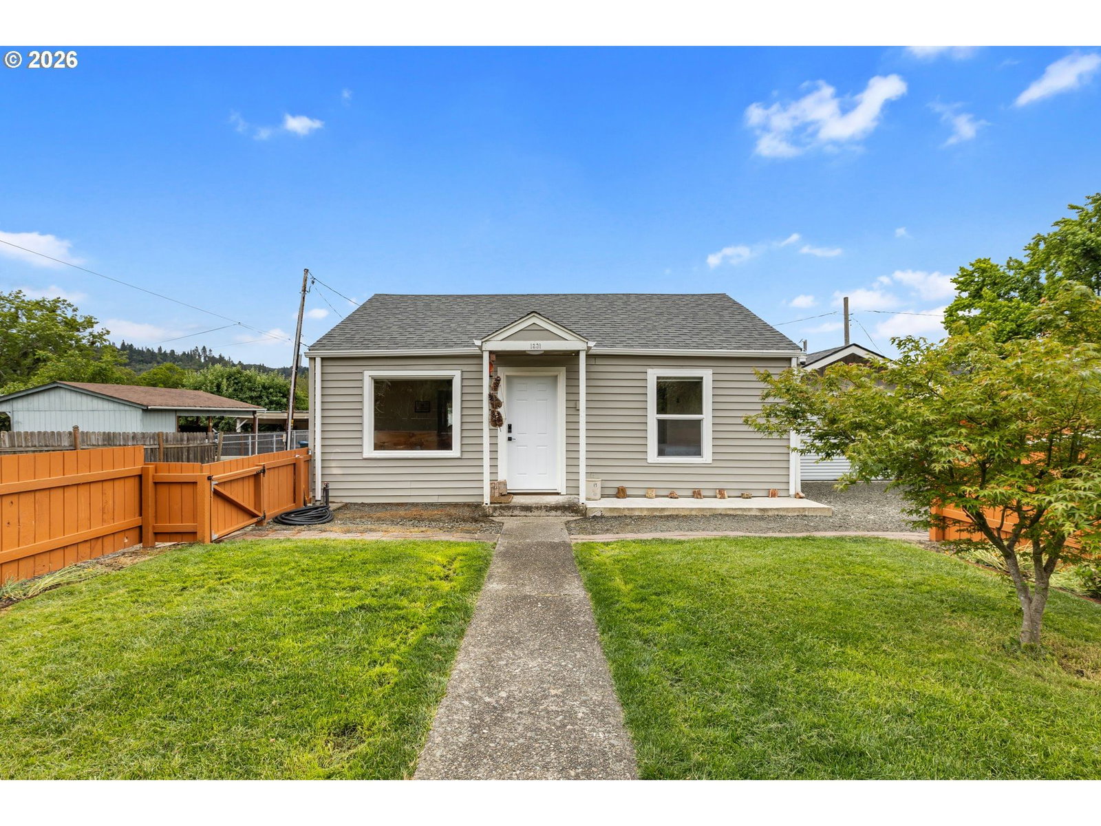 Listing photo 1 of 6
