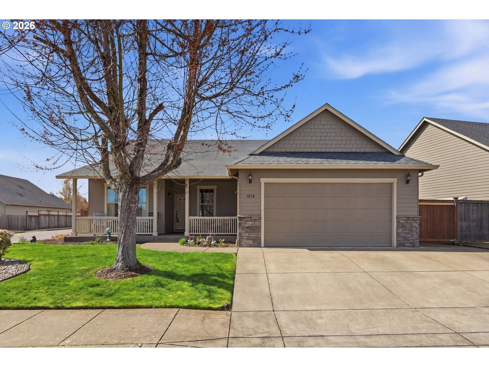 Primary listing photo, 1076 S 40TH PL, Springfield, OR, 97478