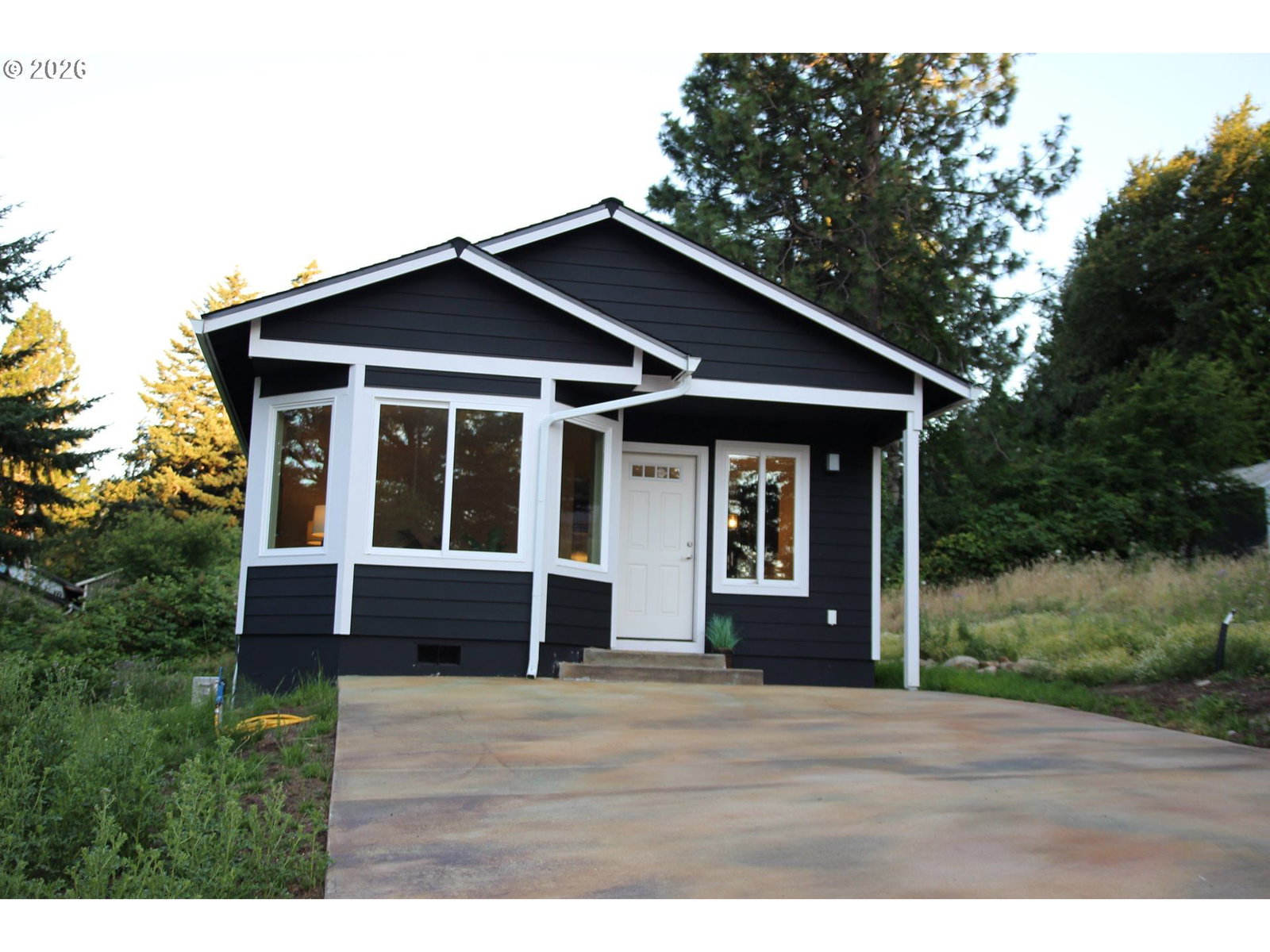 Listing photo 1 of 6