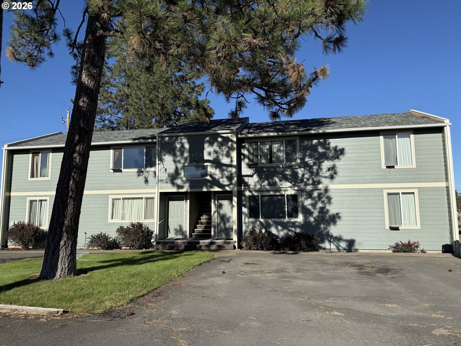 Listing photo 1 of 6