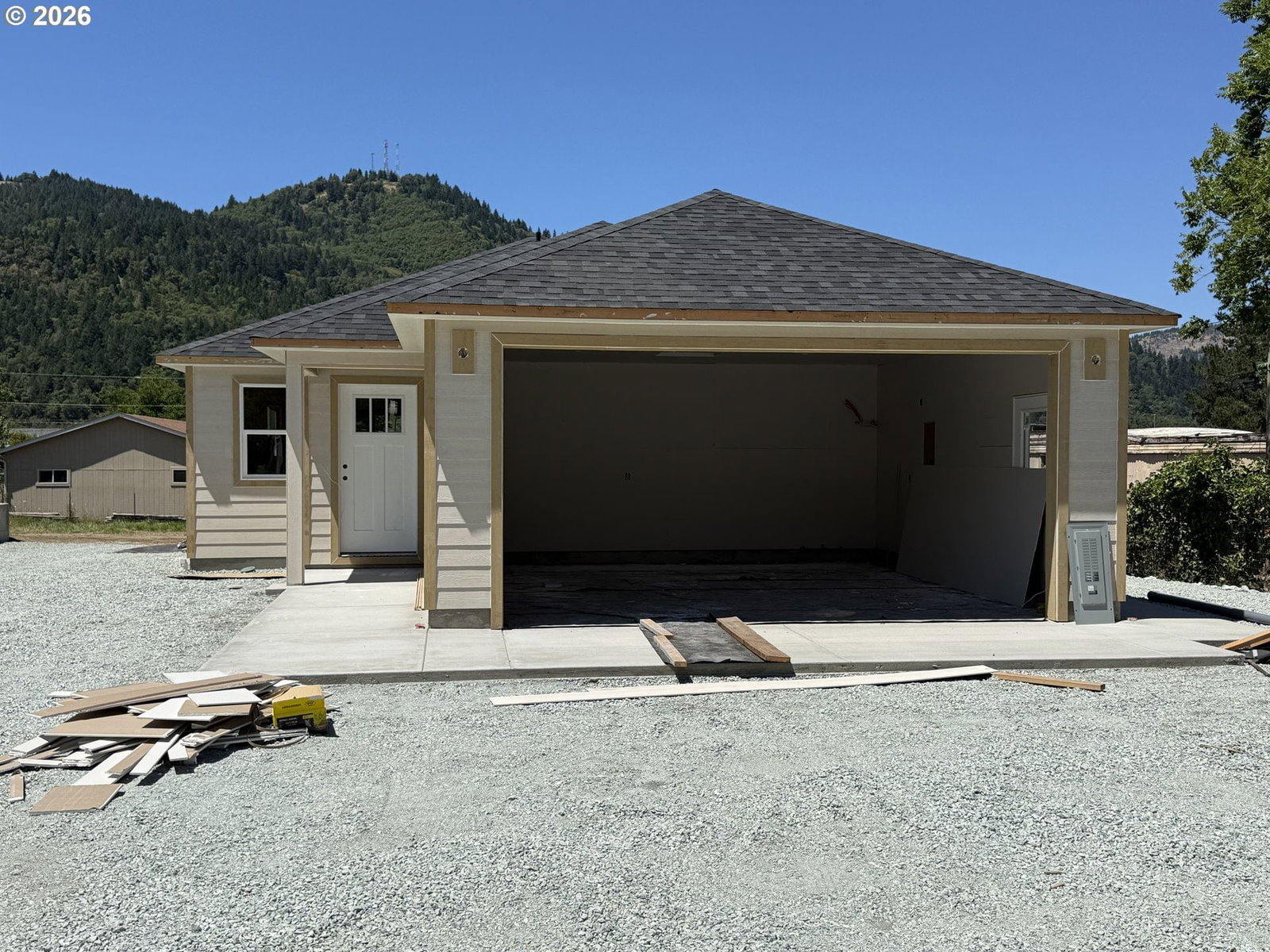 Listing photo 1 of 5