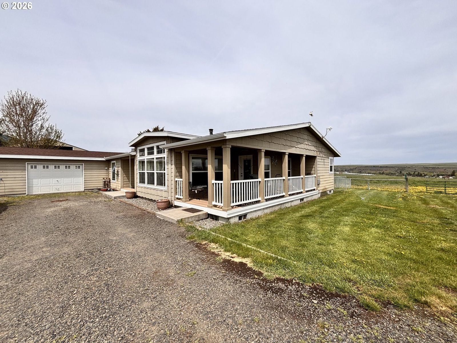 Listing photo 1 of 6