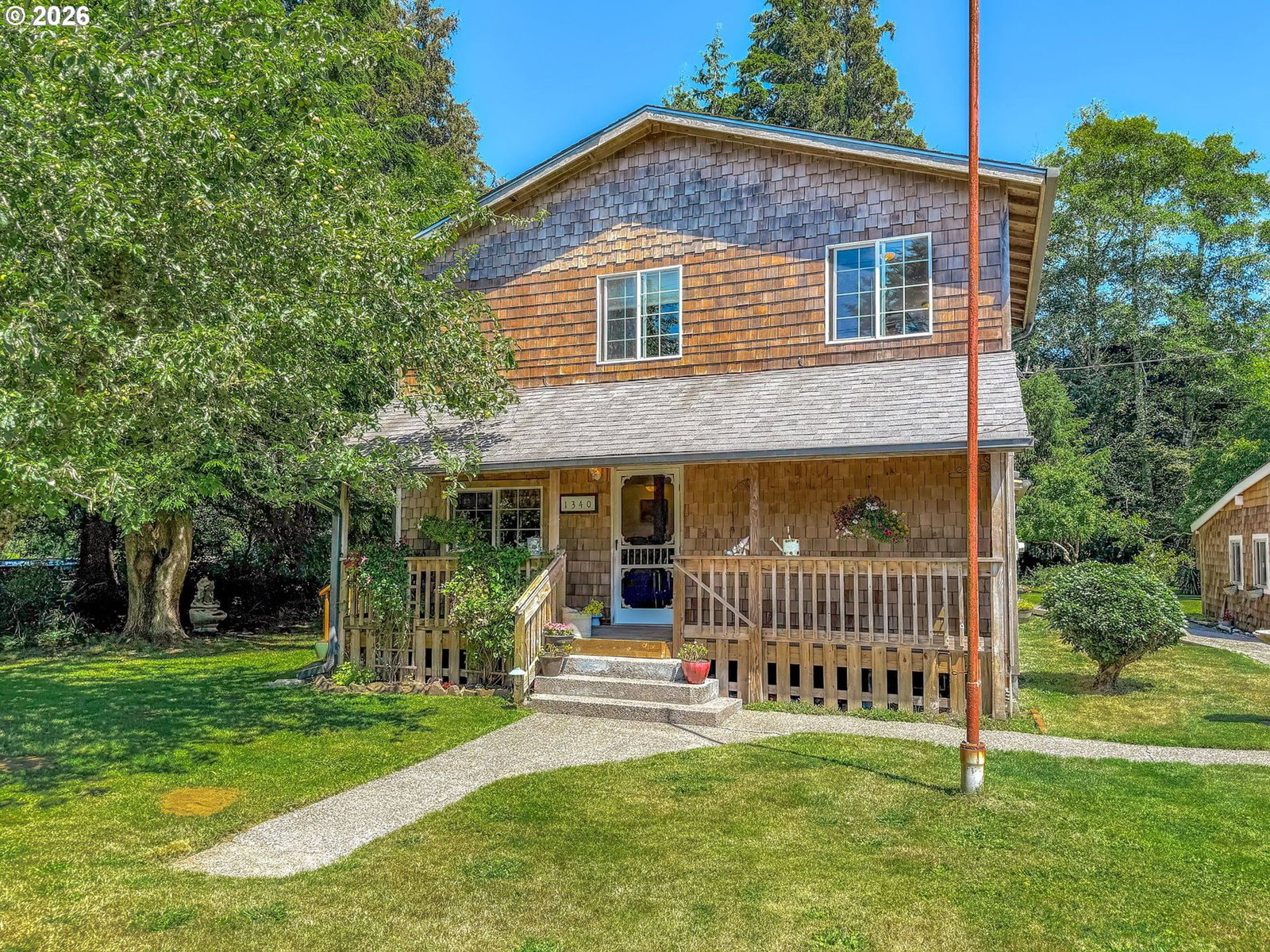 Listing photo 1 of 6