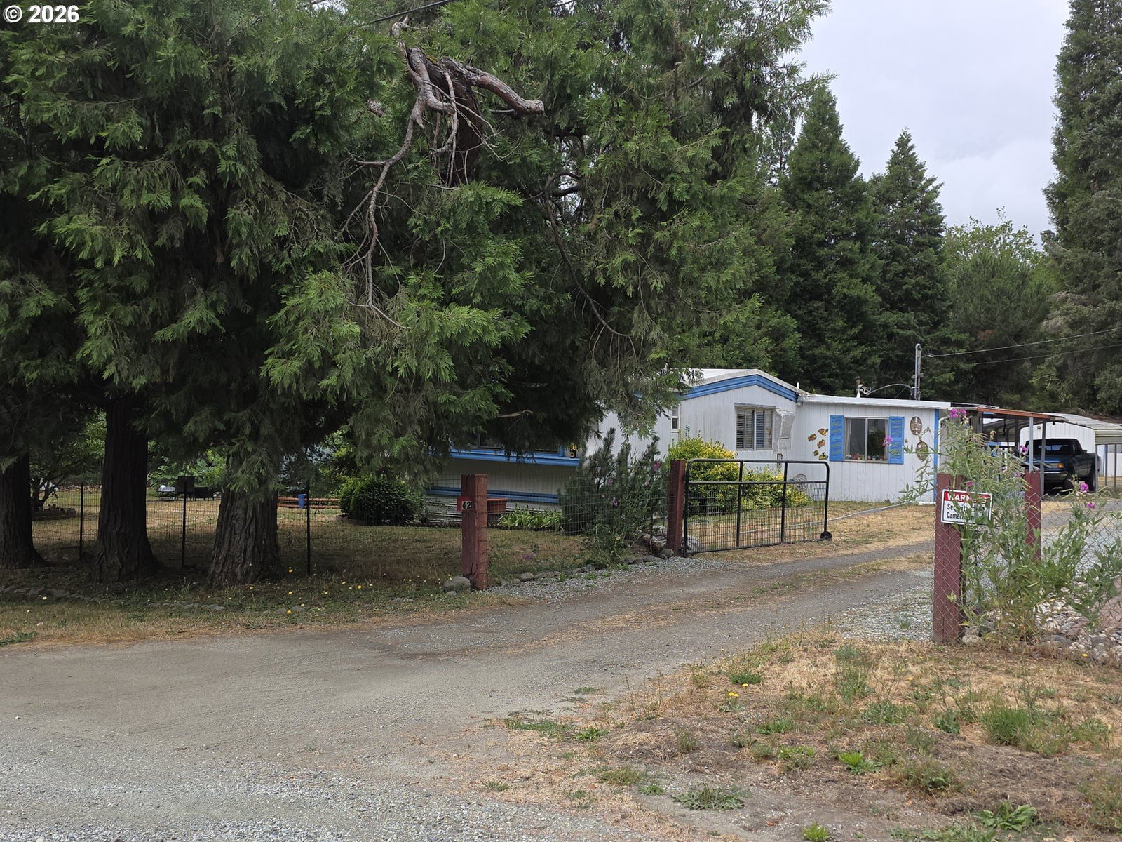 Listing photo 1 of 6