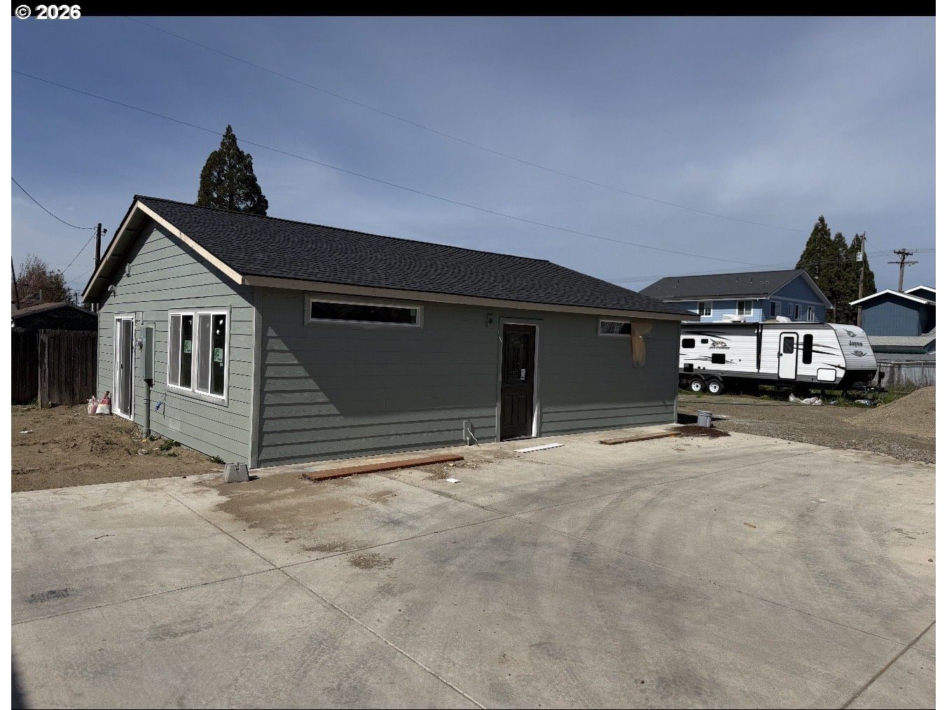 Listing photo 1 of 6