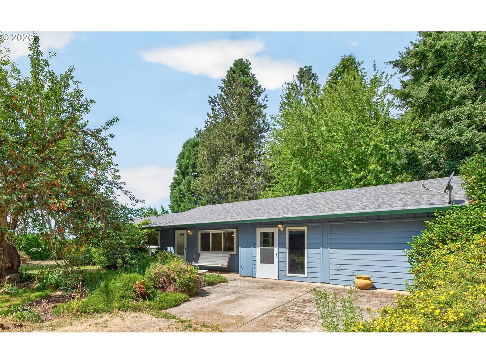 Listing photo 1 of 6