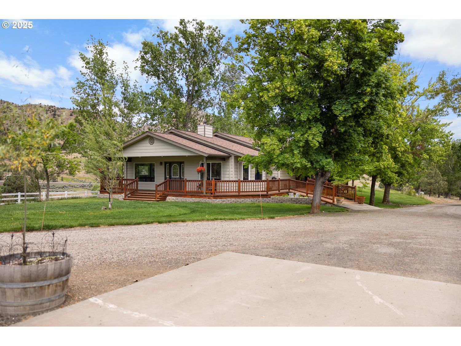 Listing photo 1 of 6