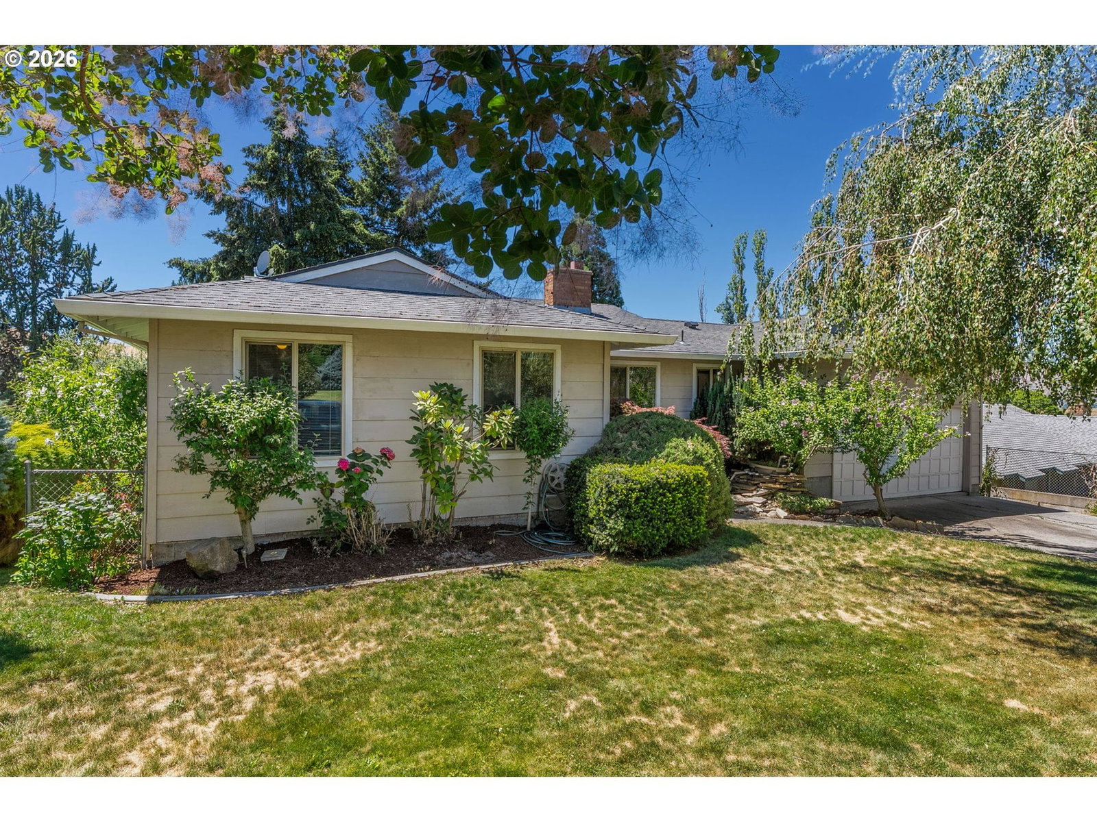 Listing photo 1 of 6