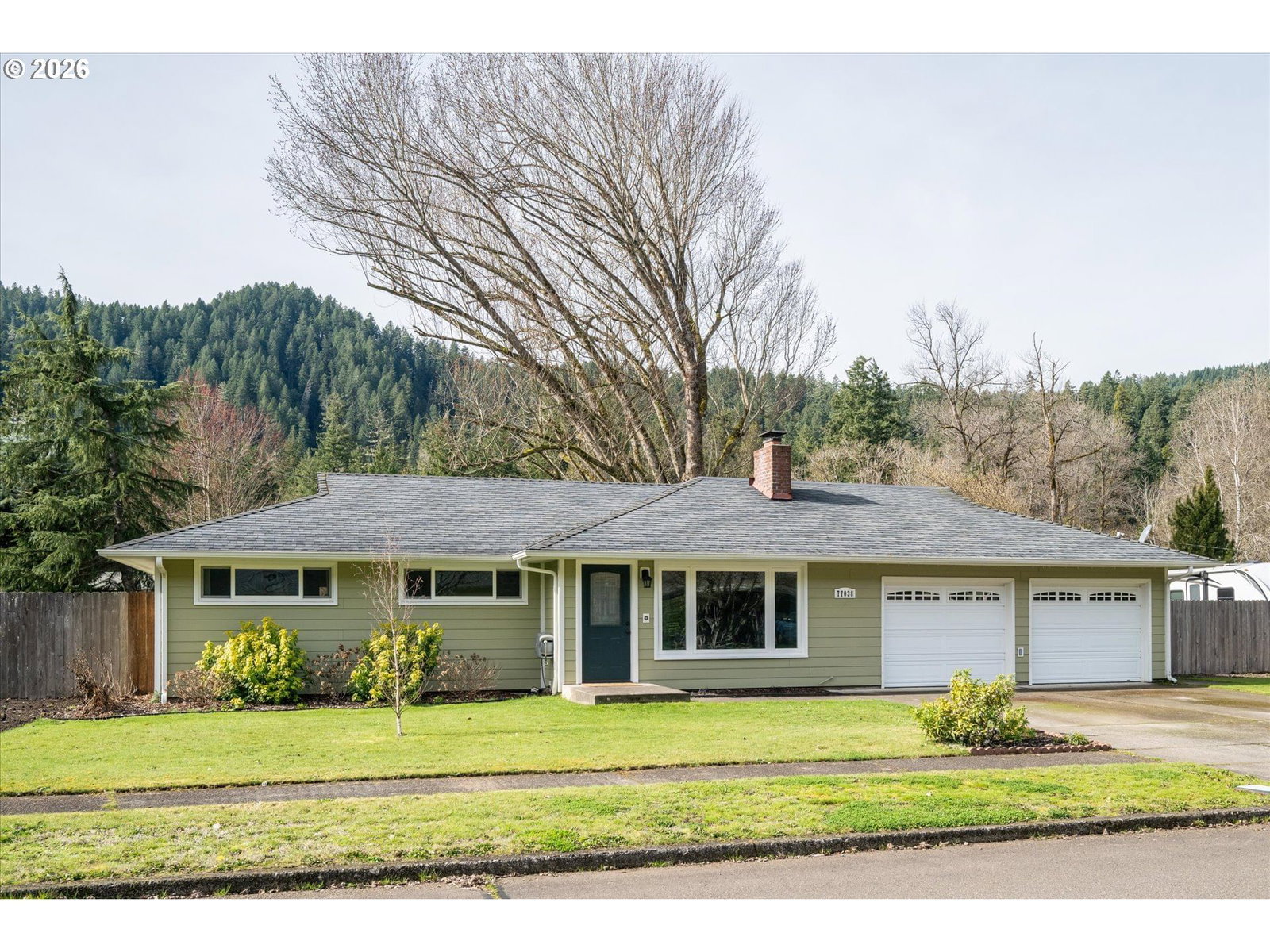 Listing photo 1 of 6