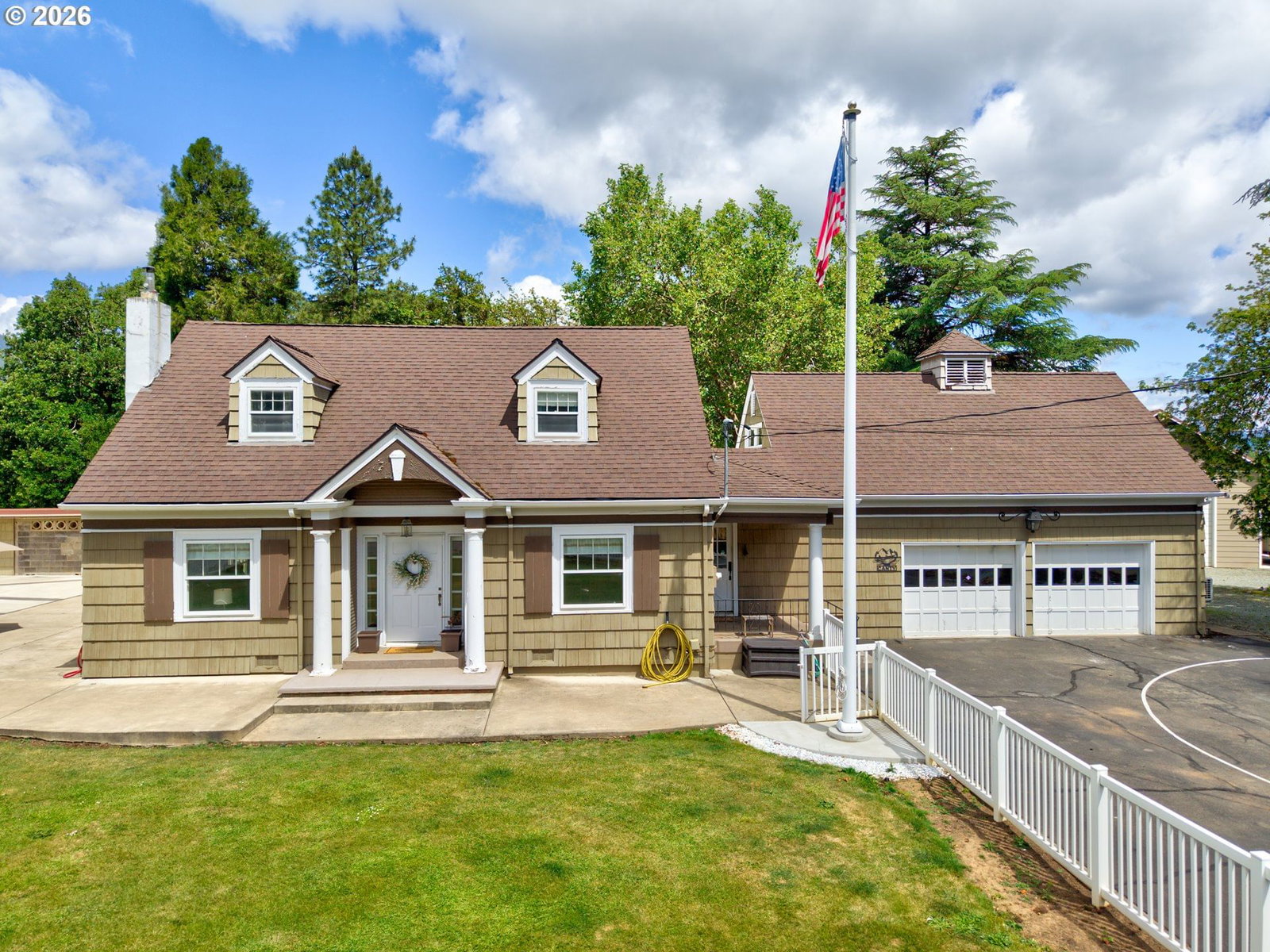 Listing photo 1 of 6
