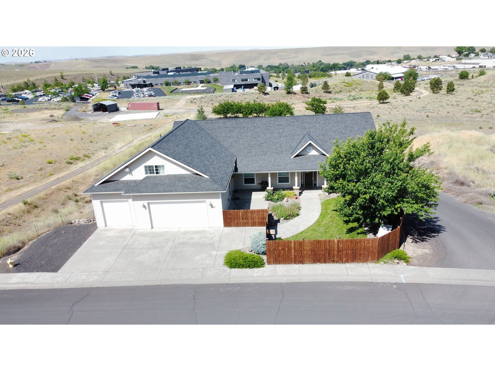 Listing photo 1 of 6