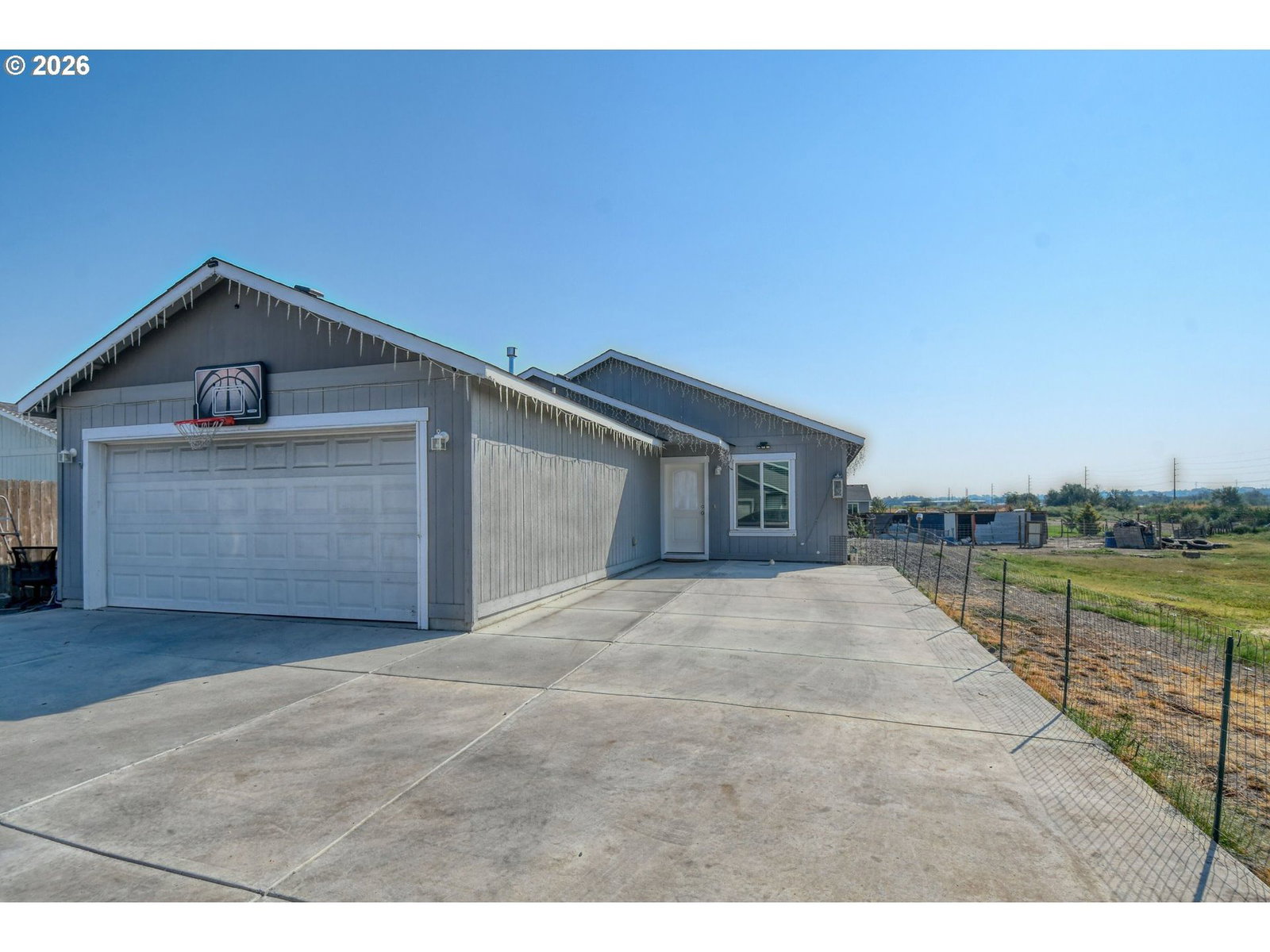 Listing photo 1 of 6