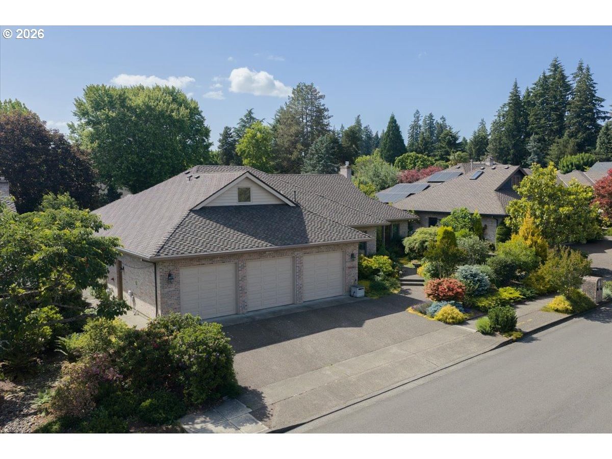 Listing photo 1 of 6