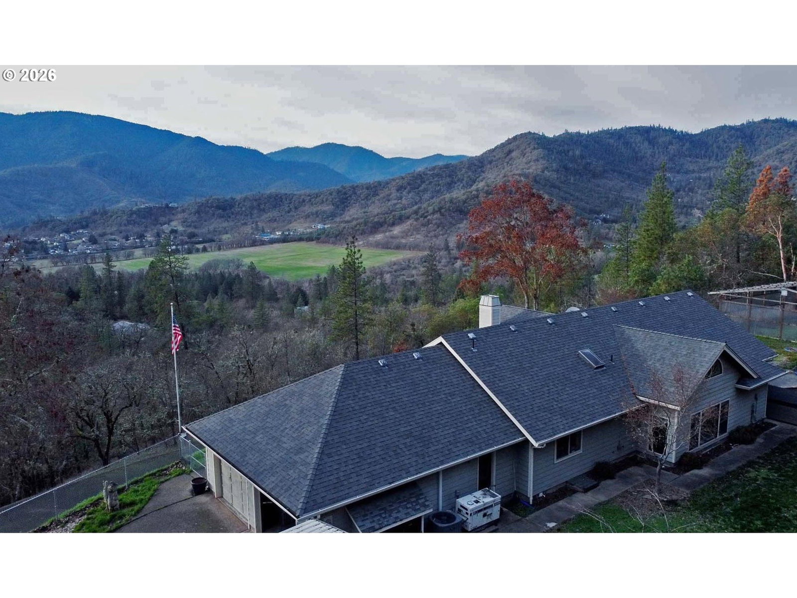 Listing photo 1 of 6