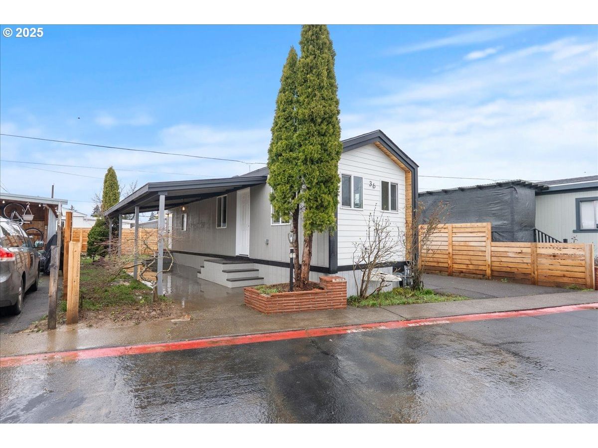 Listing photo 1 of 1
