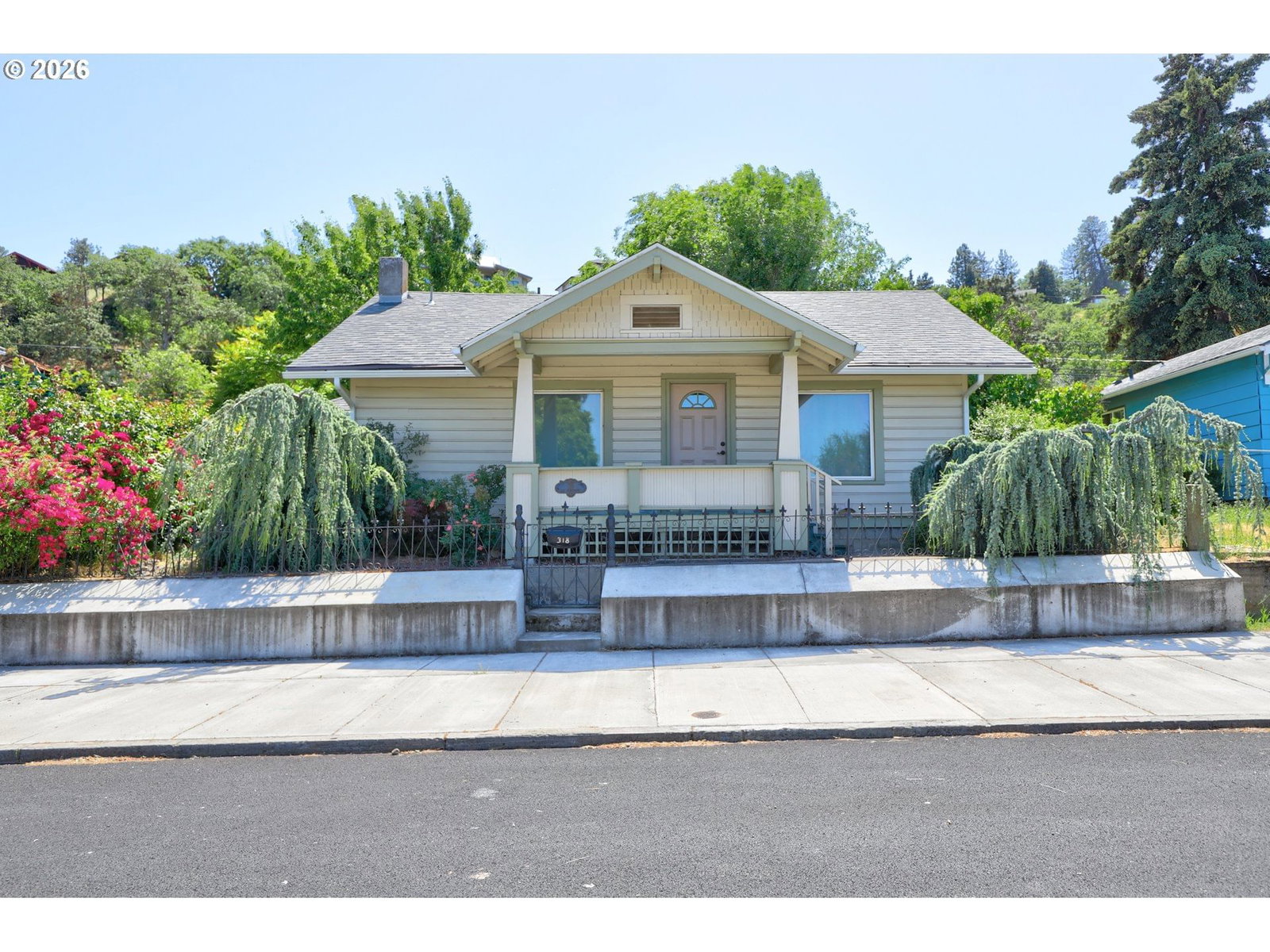 Listing photo 1 of 6