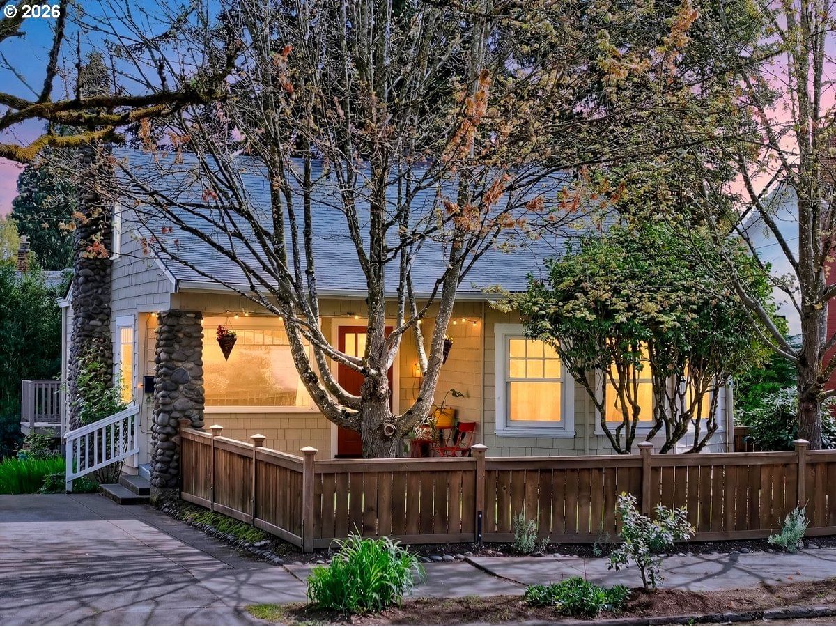 Primary listing photo, 6124 17TH AVE, Portland, OR, 97202