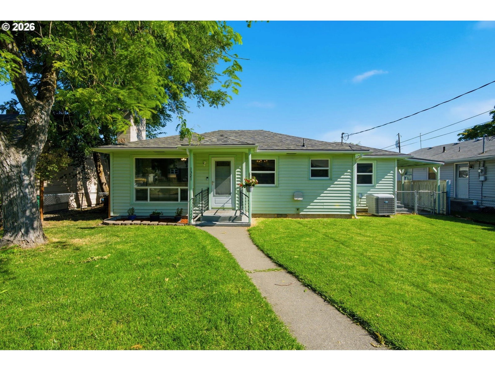 Listing photo 1 of 6