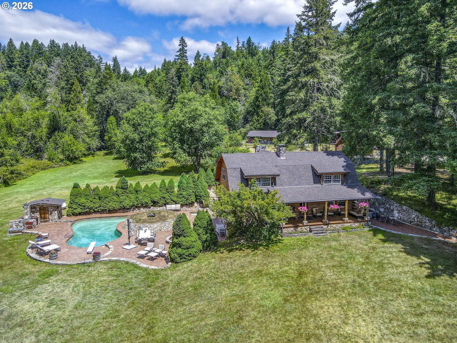 Listing photo 1 of 6