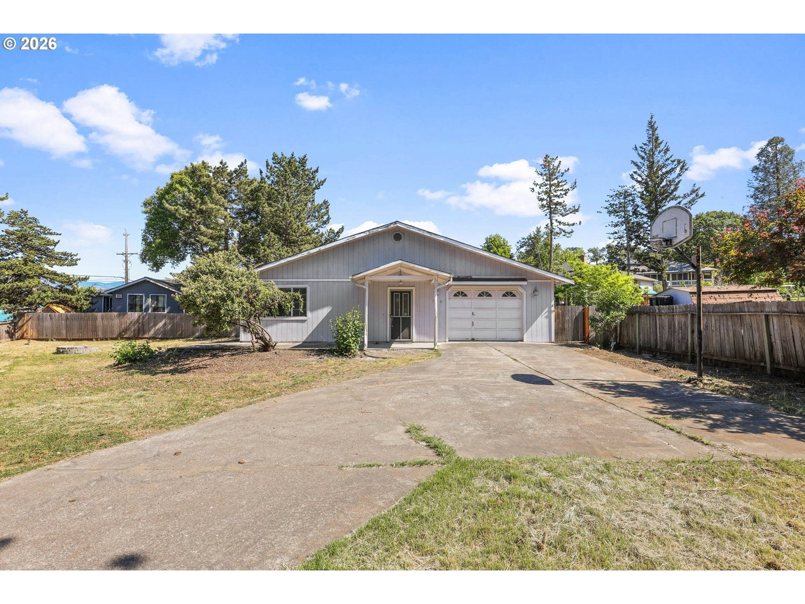 Listing photo 1 of 6