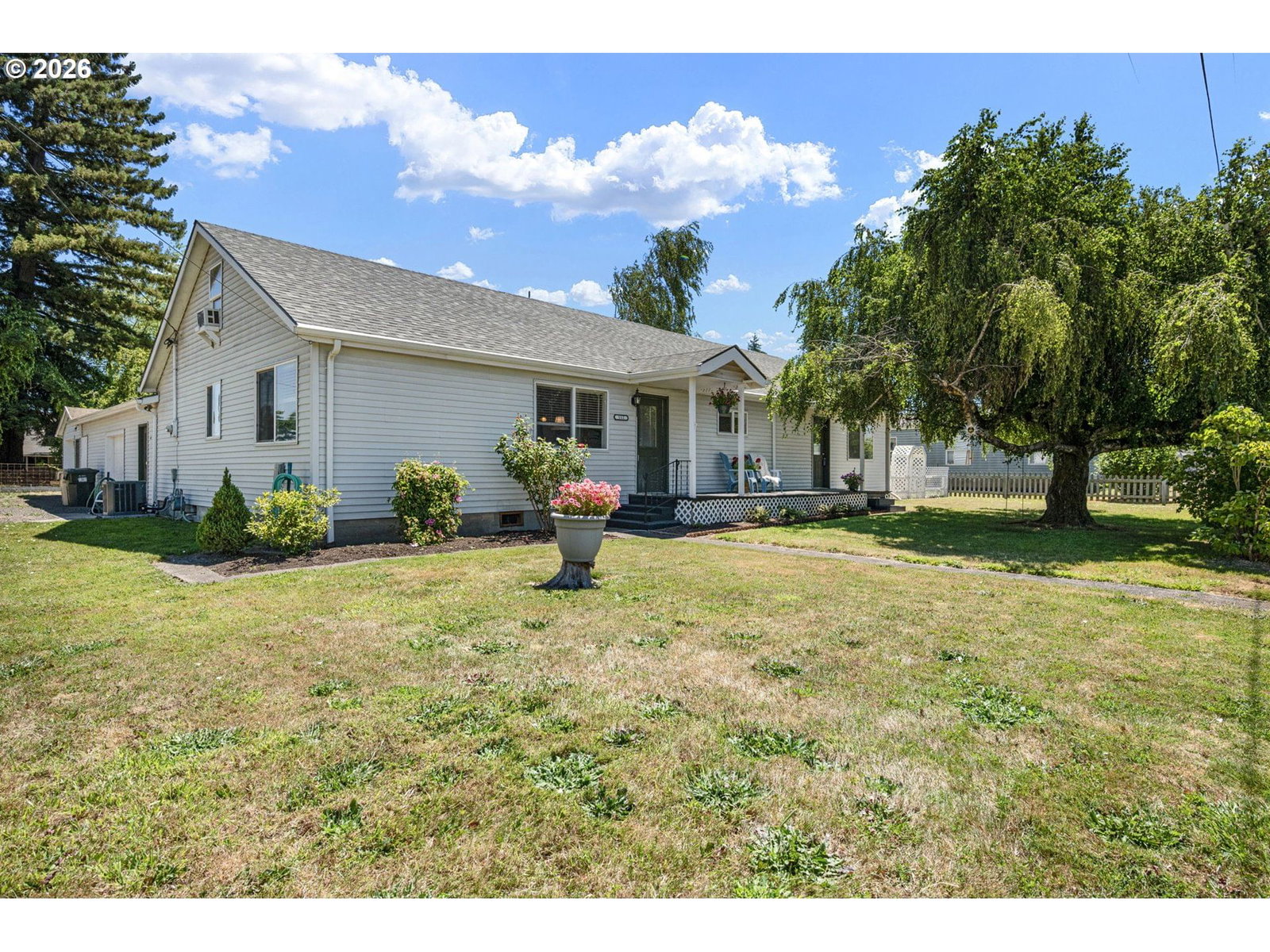 Listing photo 1 of 6