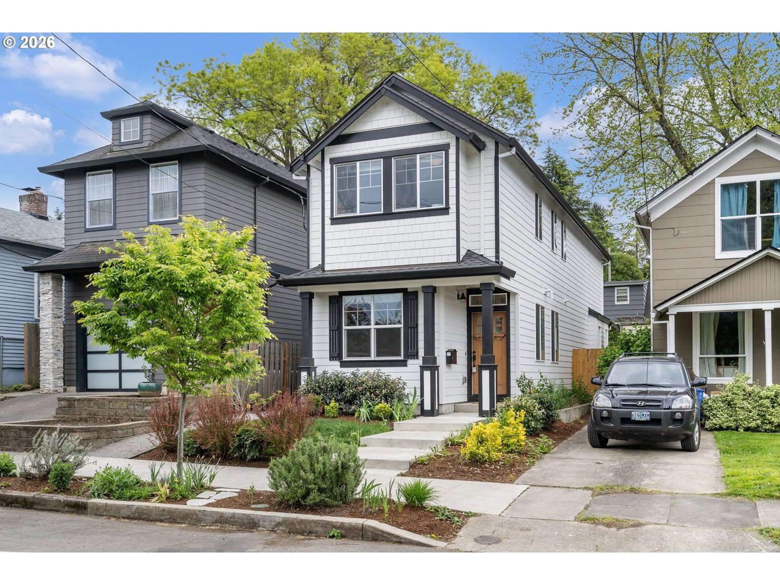 Primary listing photo, 5546 SE OAK ST, Portland, OR, 97215
