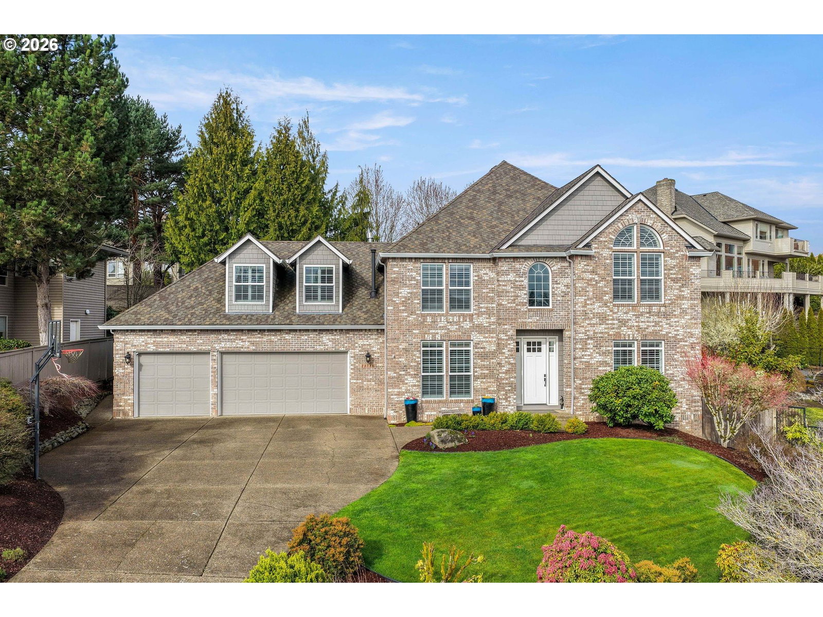 Primary listing photo, 13736 SW MISTLETOE DR, Portland, OR, 97224