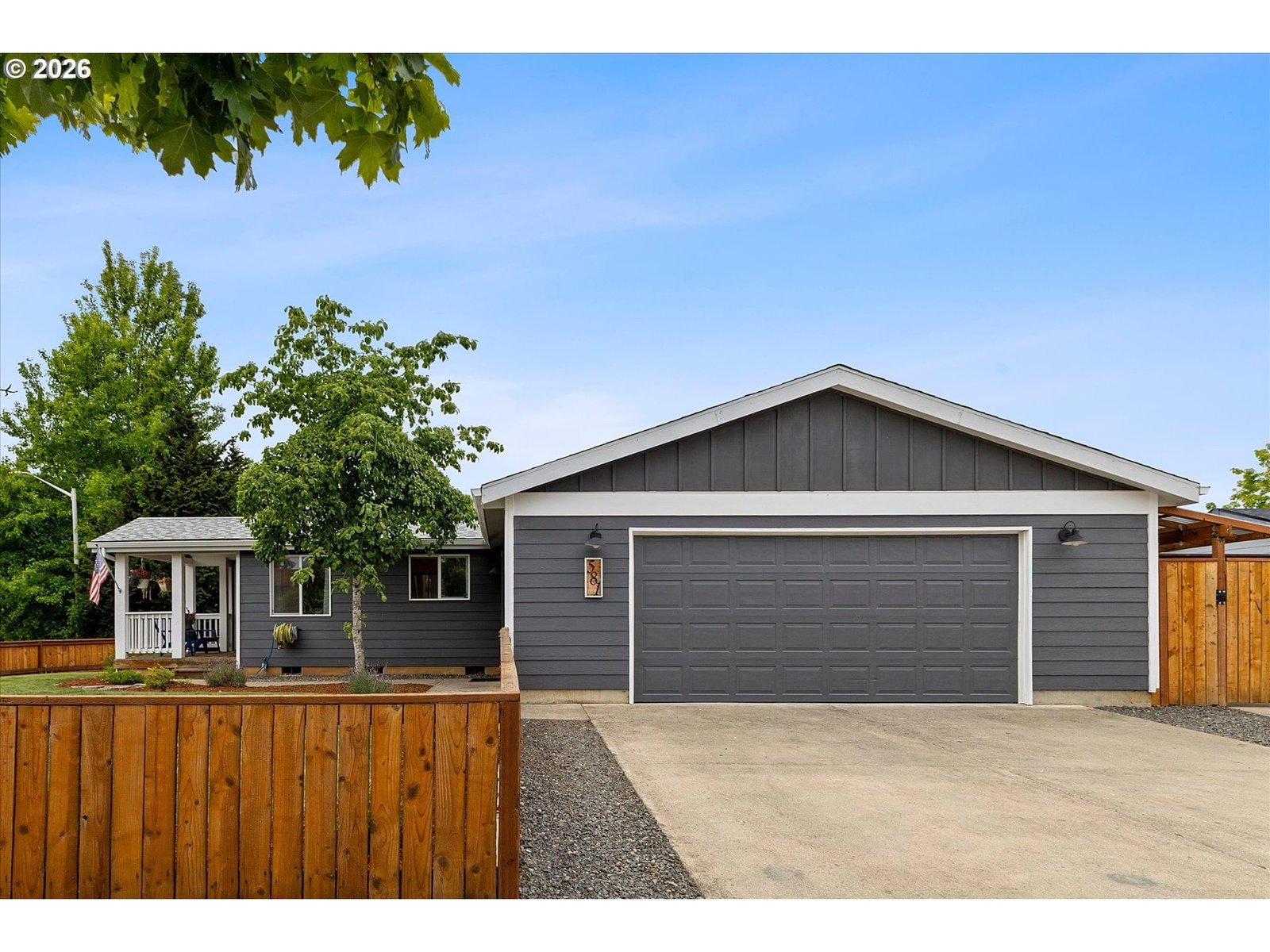 Listing photo 1 of 6