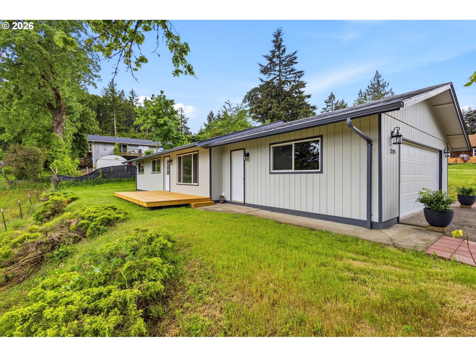Listing photo 1 of 6