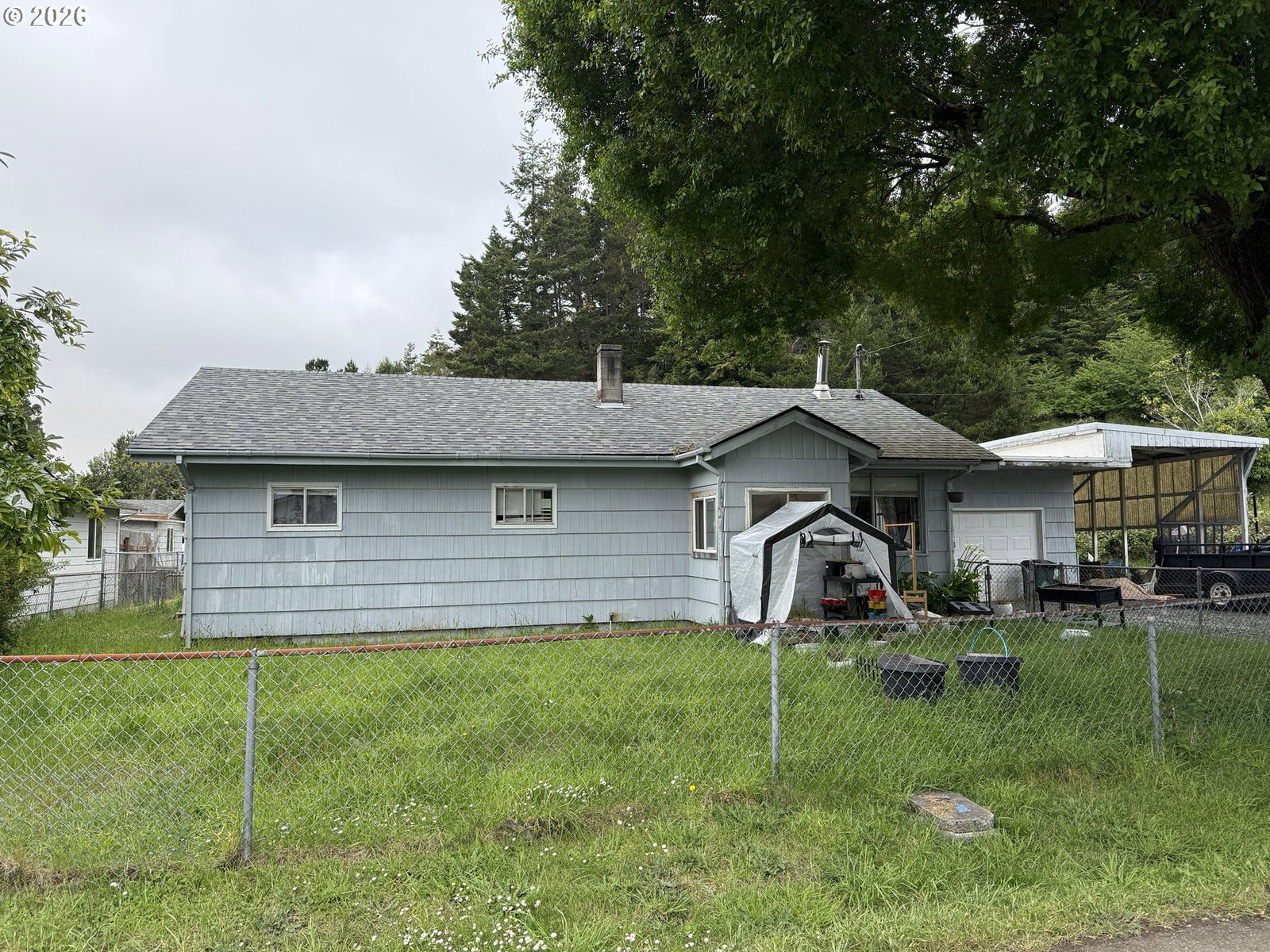 Listing photo 1 of 6