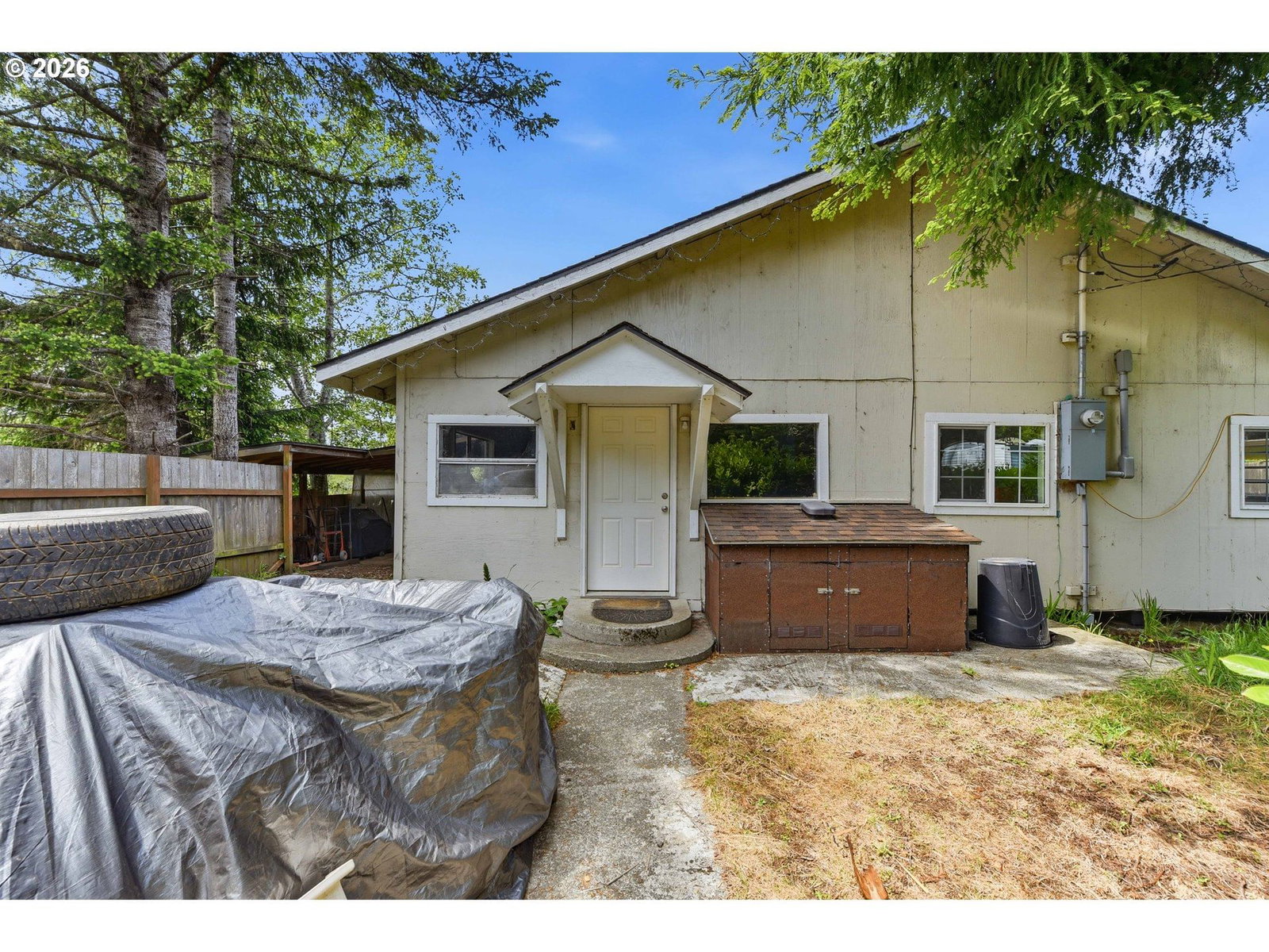 Listing photo 1 of 6