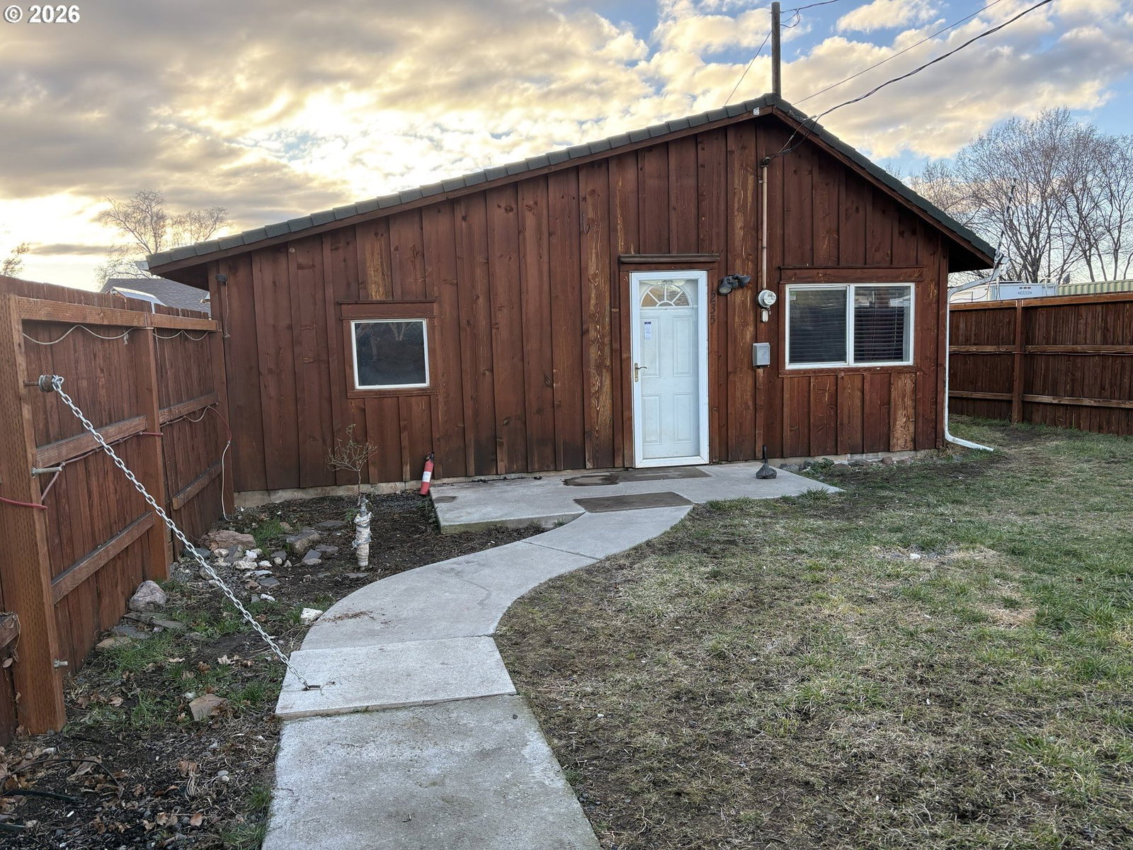 Listing photo 1 of 6