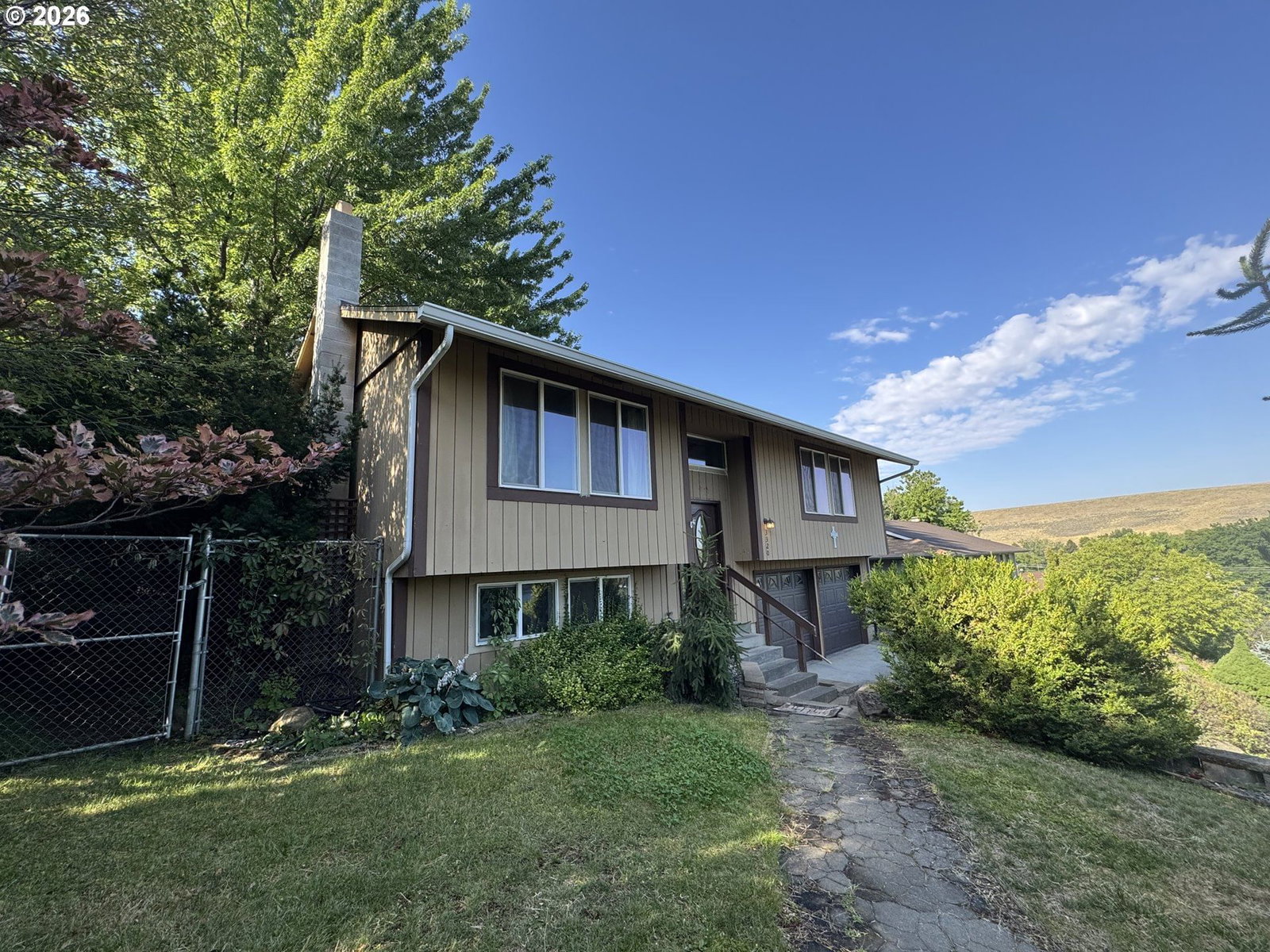 Listing photo 1 of 6