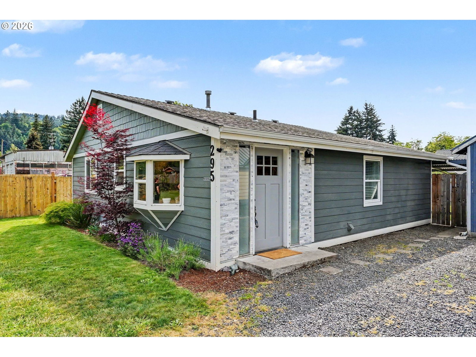 Listing photo 1 of 6