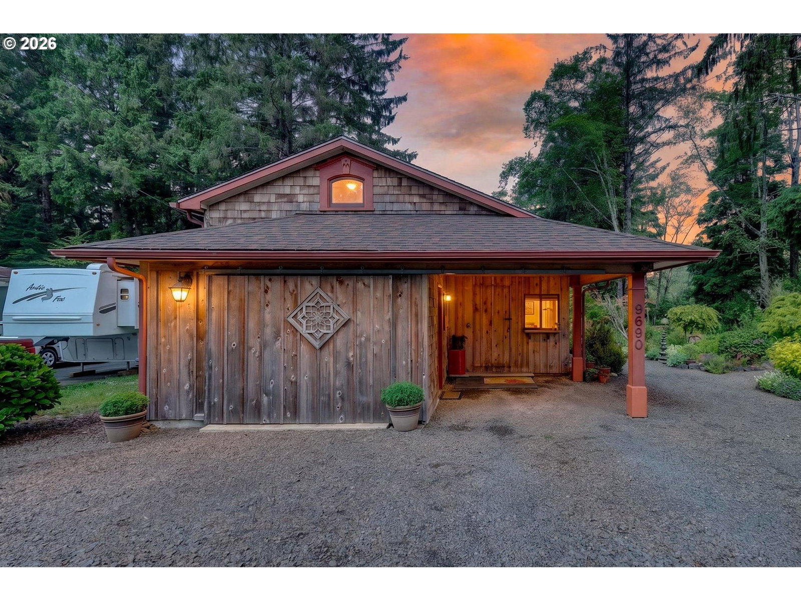 Listing photo 1 of 6