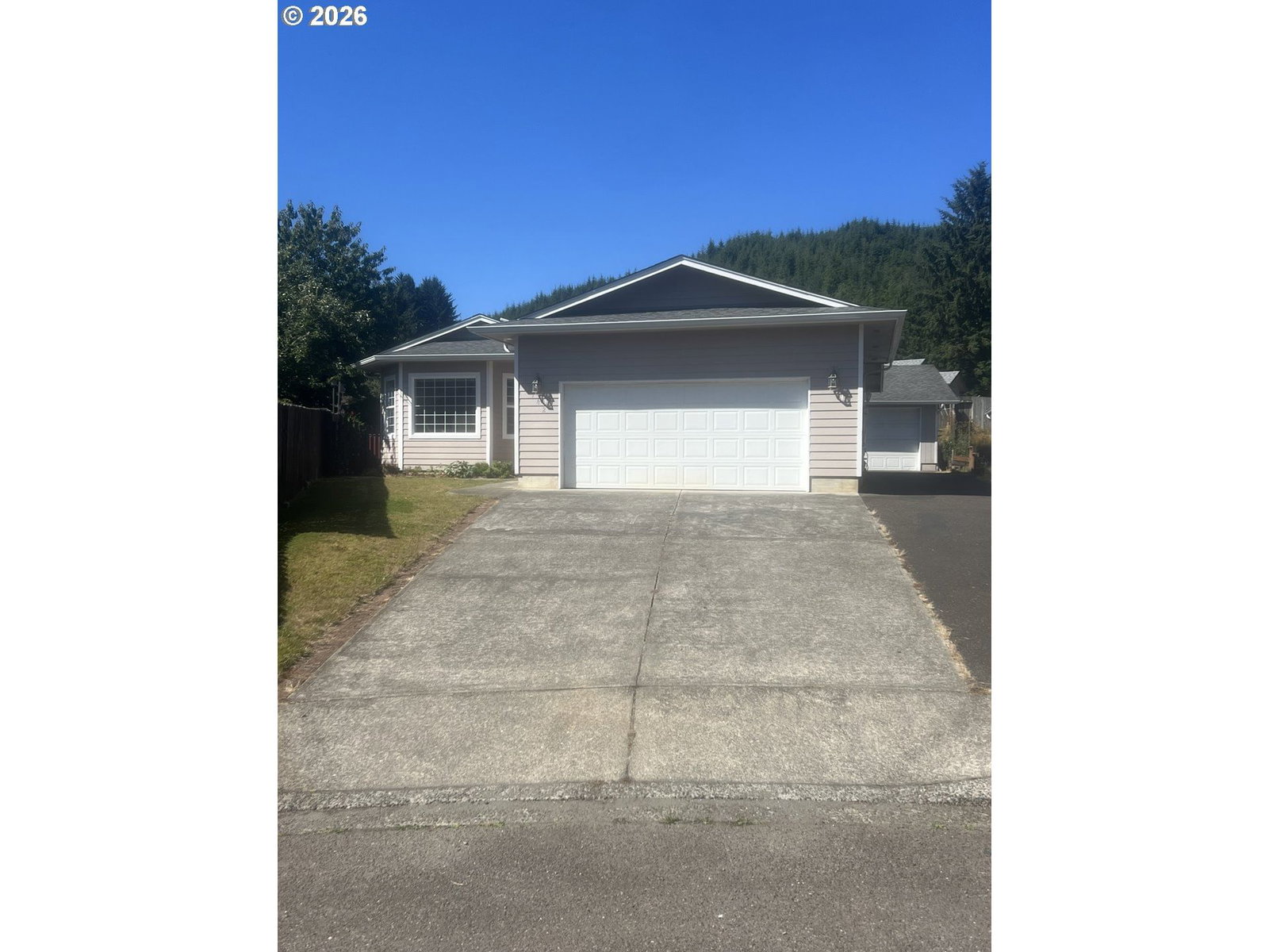 Listing photo 1 of 6