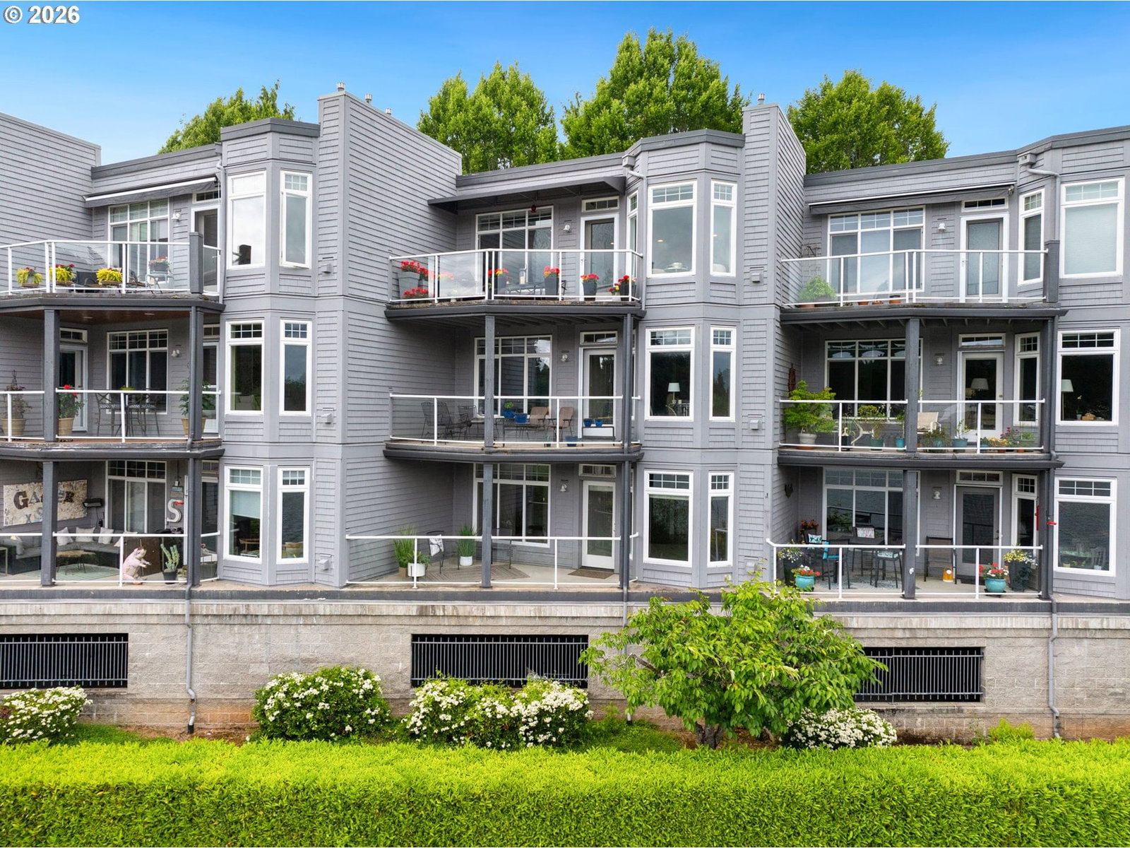 105 3RD ST