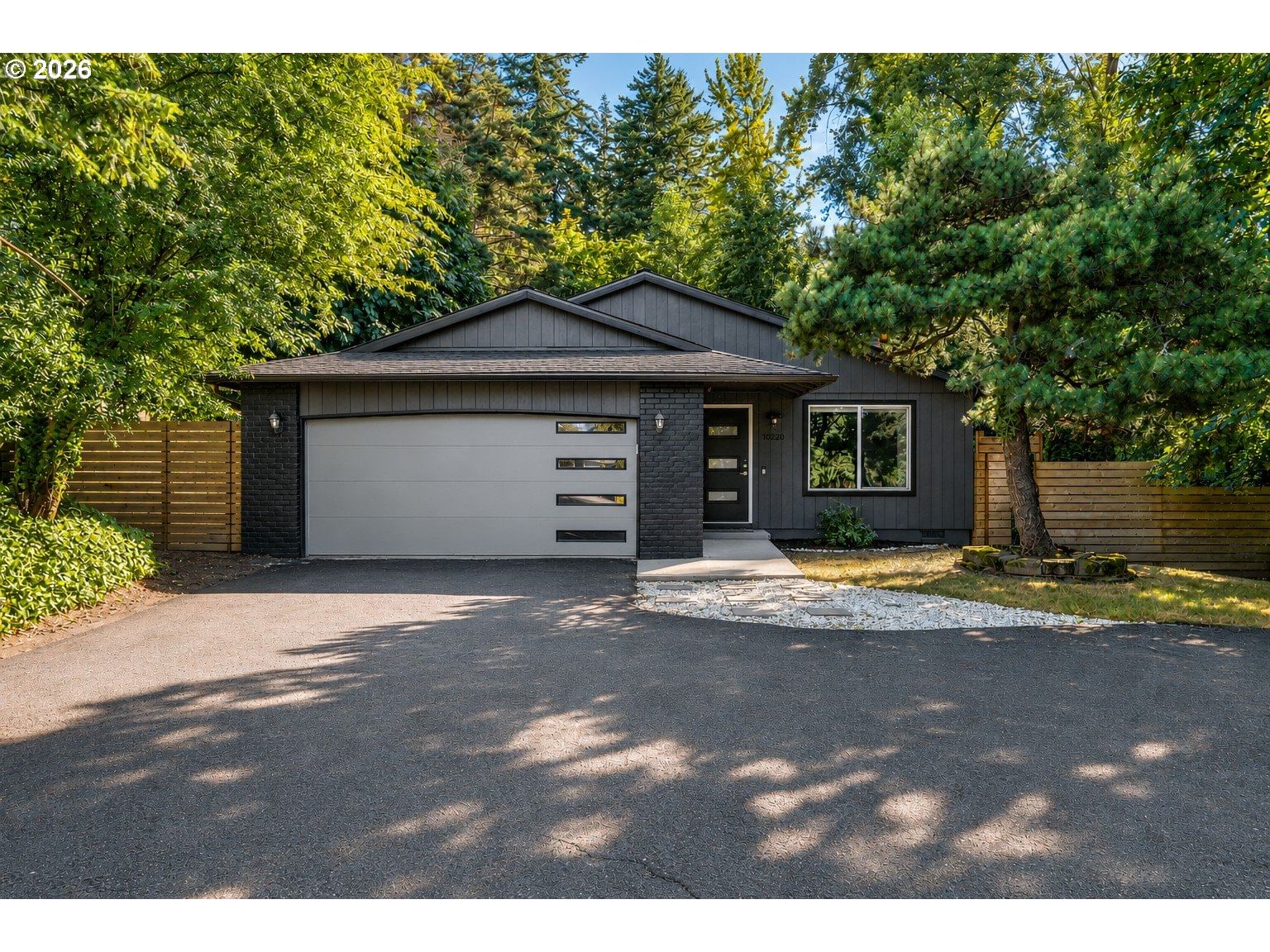Listing photo 1 of 6