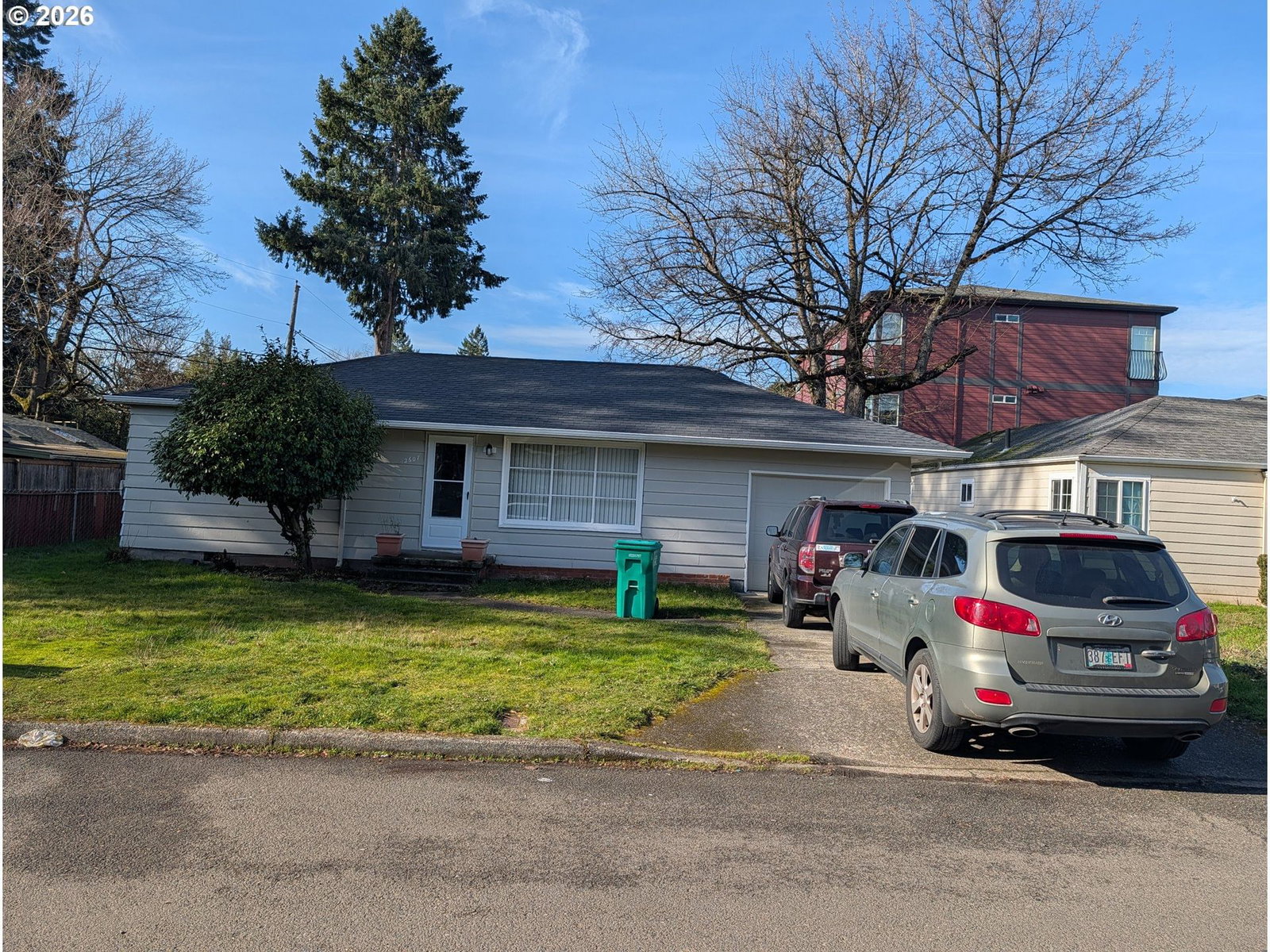 Listing photo 1 of 3